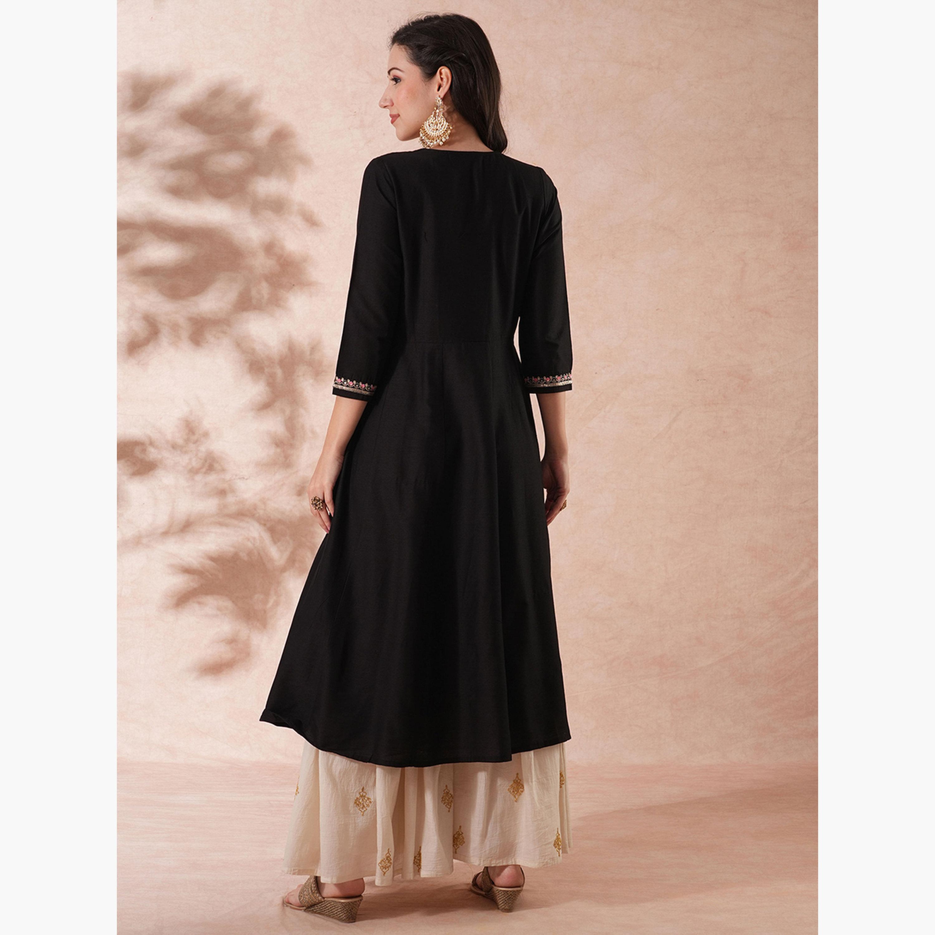 غلوبوص × ستايلي - كورتا (قميص طويل) زاري مطرز بالترتر مع نير وألواح احتفالية أناركالي-women-clothing-ethnicwear-kurtas-image-3