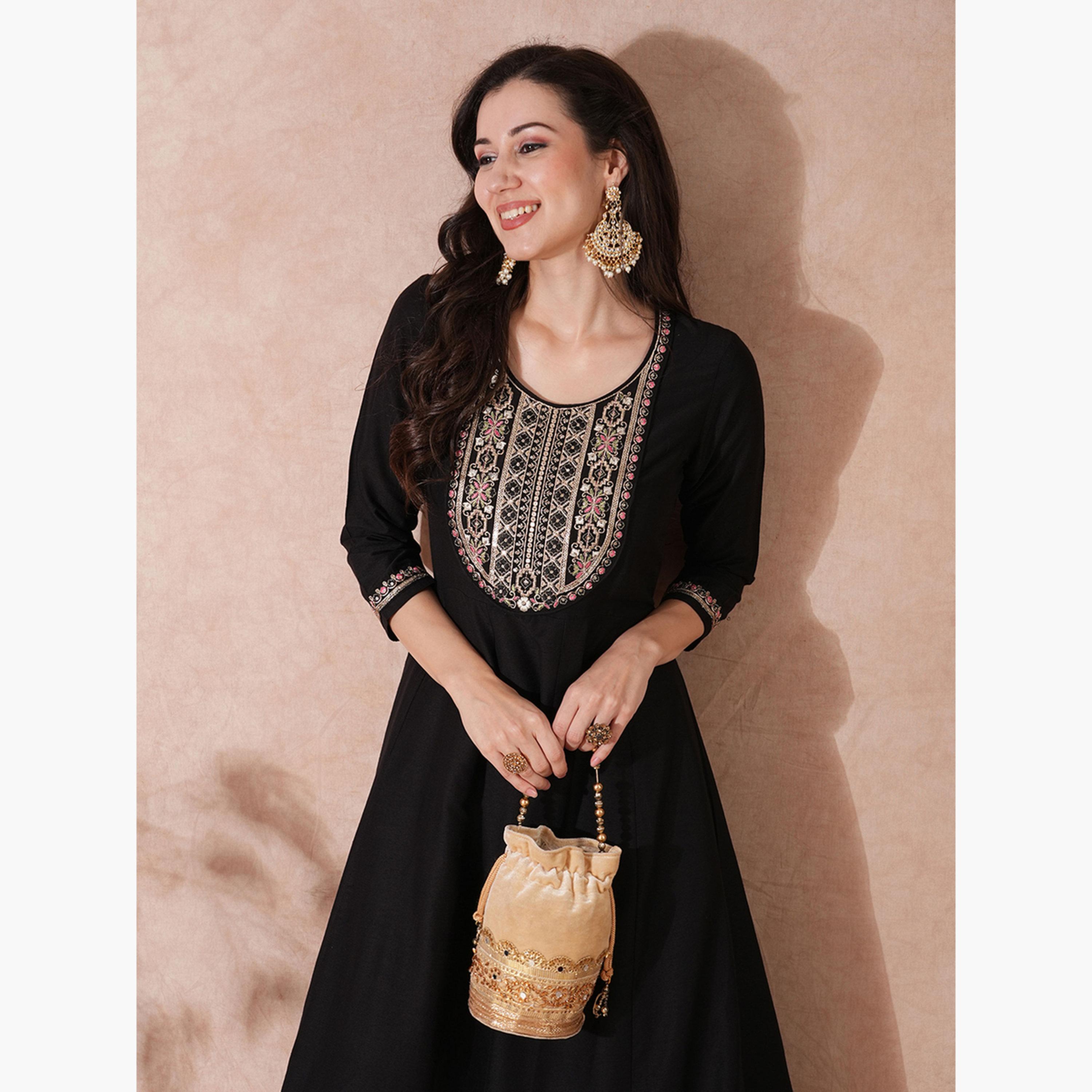 غلوبوص × ستايلي - كورتا (قميص طويل) زاري مطرز بالترتر مع نير وألواح احتفالية أناركالي-women-clothing-ethnicwear-kurtas-image-4