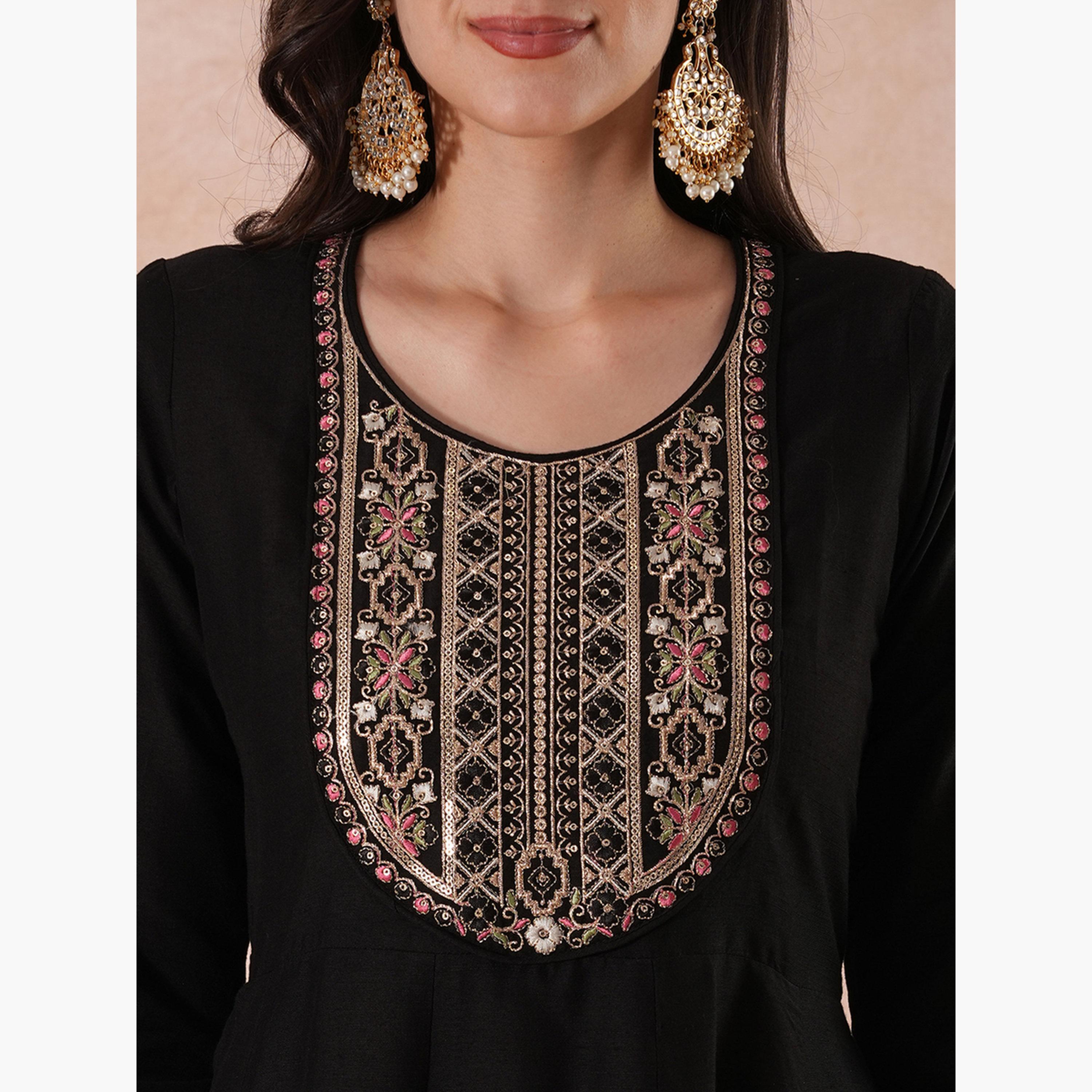 غلوبوص × ستايلي - كورتا (قميص طويل) زاري مطرز بالترتر مع نير وألواح احتفالية أناركالي-women-clothing-ethnicwear-kurtas-image-6