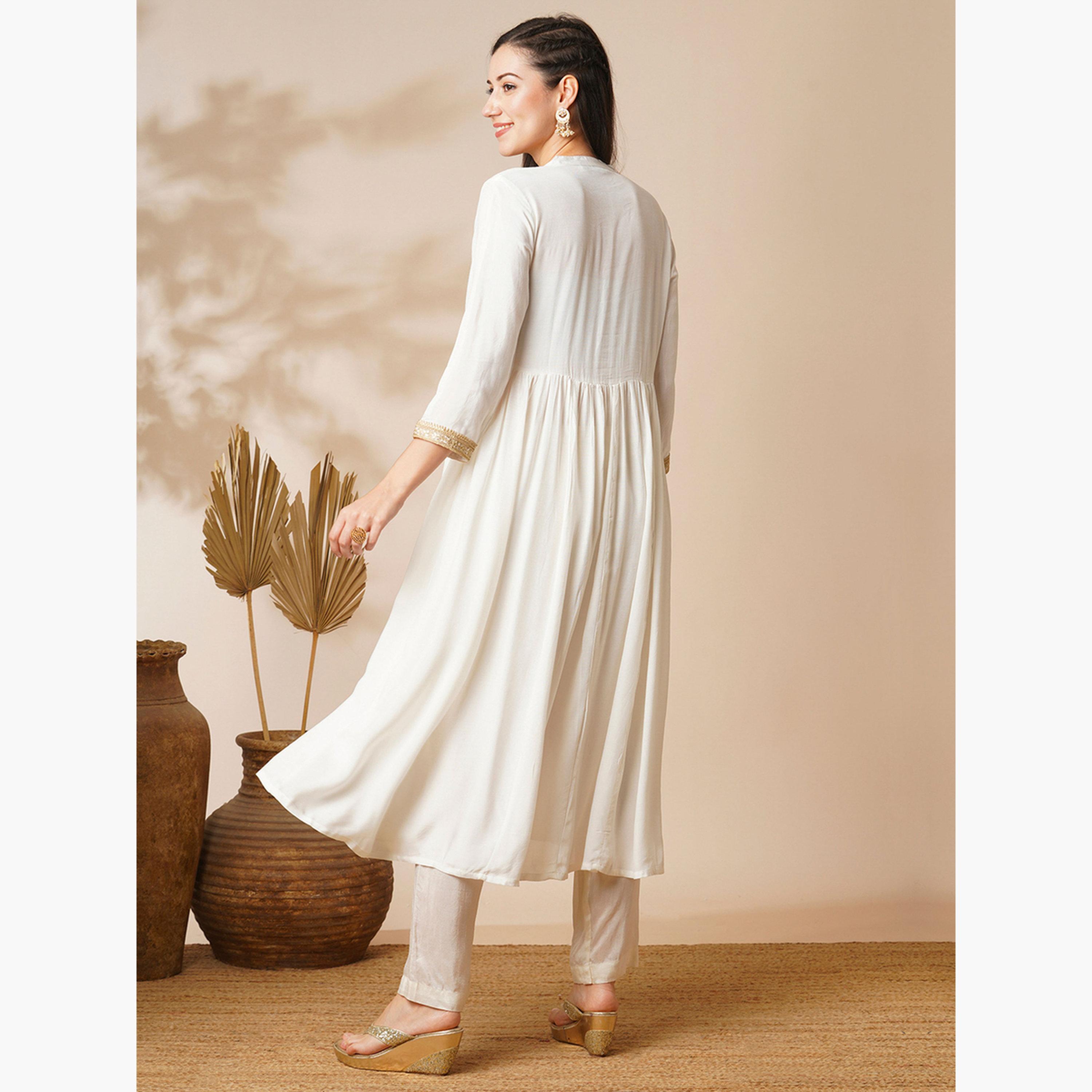 غلوبوص × ستايلي - كورتا (قميص طويل) عرقية بياقة ماندرين ونير دانتيل حرف A-women-clothing-ethnicwear-kurtas-image-3