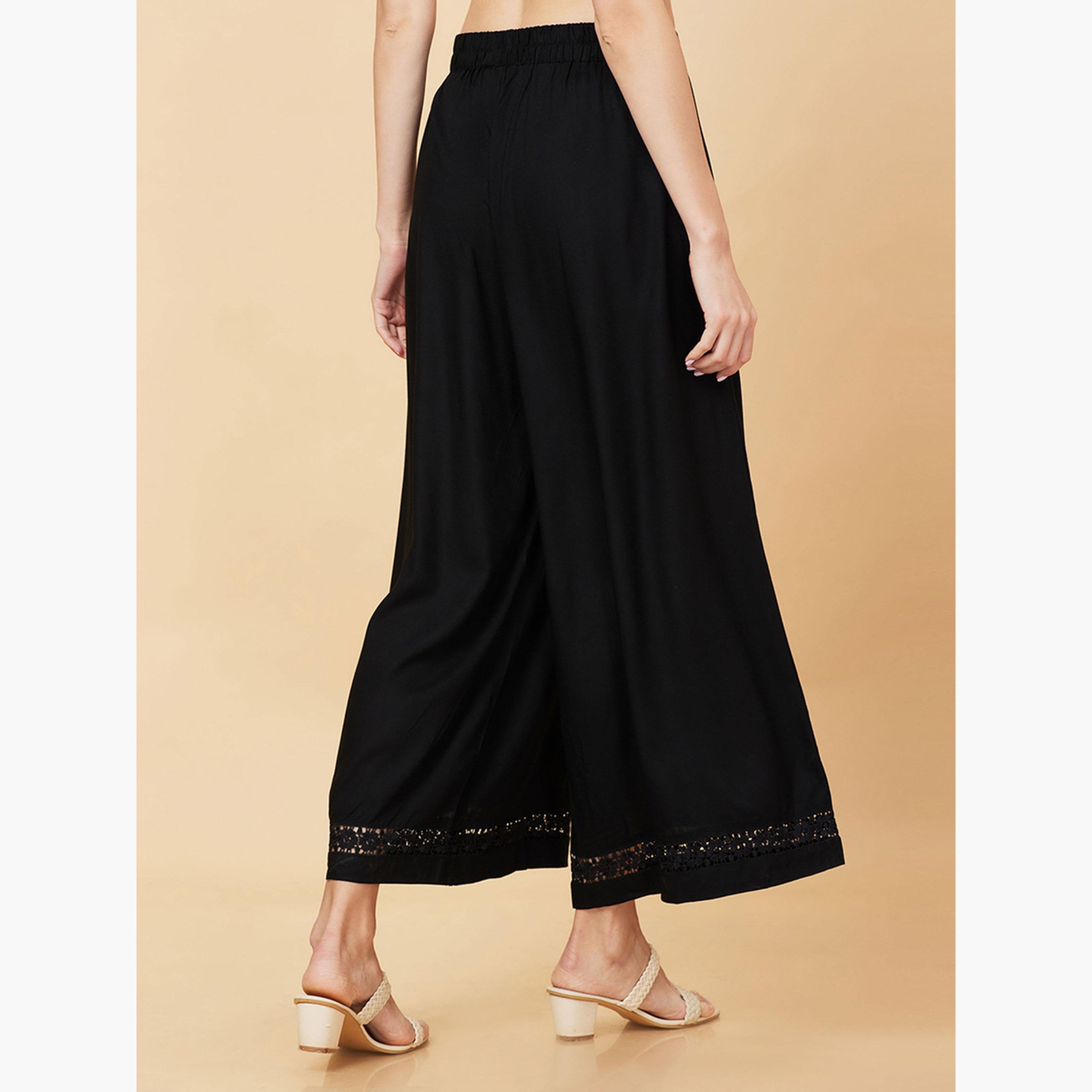 غلوبوص × ستايلي - بنطال بالازو واسع الساق العرقي بتصميم حاشية من الدانتيل الزهري-women-clothing-ethnicwear-bottoms-palazzos-image-3
