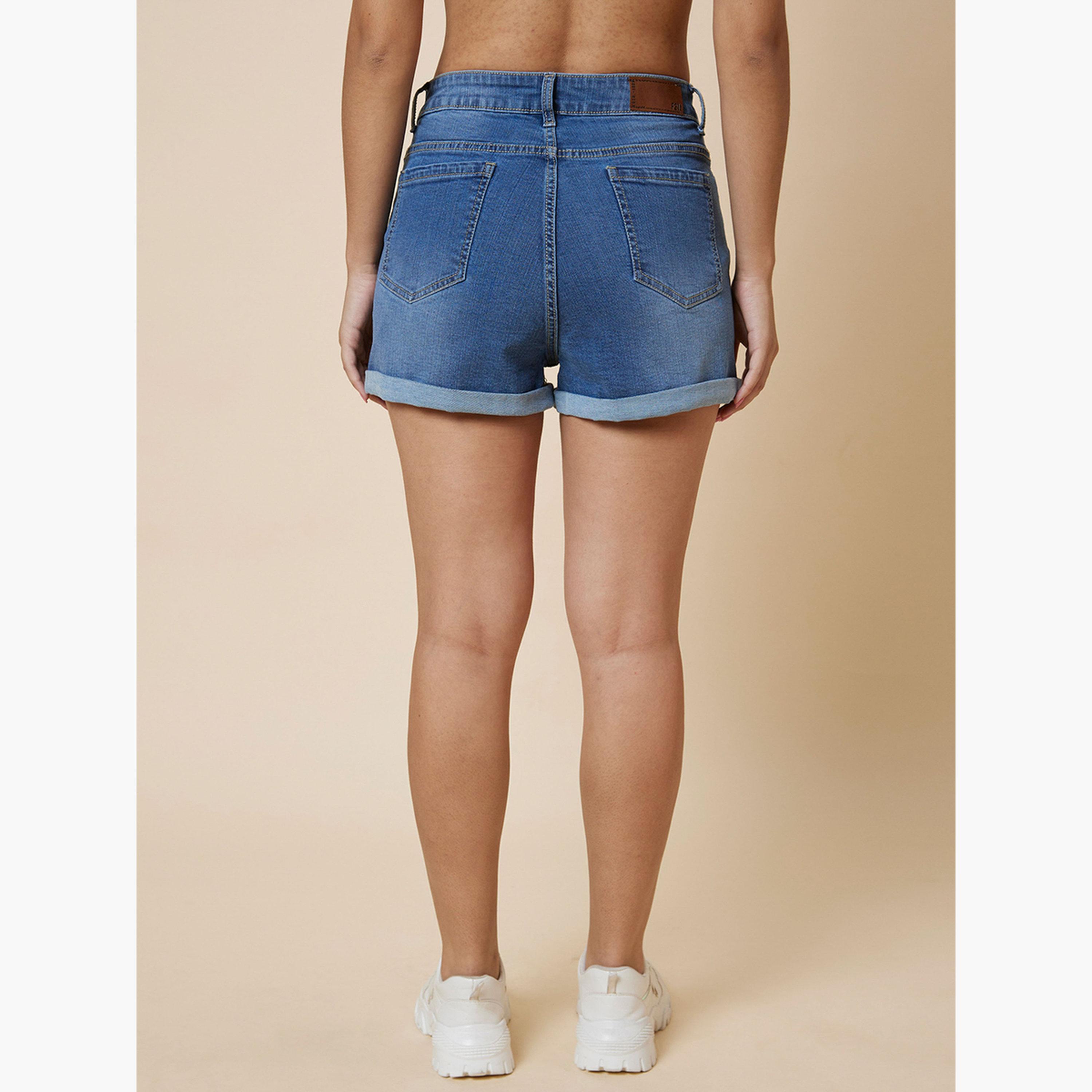 غلوبوص × ستايلي - شورت جينز أزرق بقصّة عادية-women-clothing-bottoms-shorts-image-5