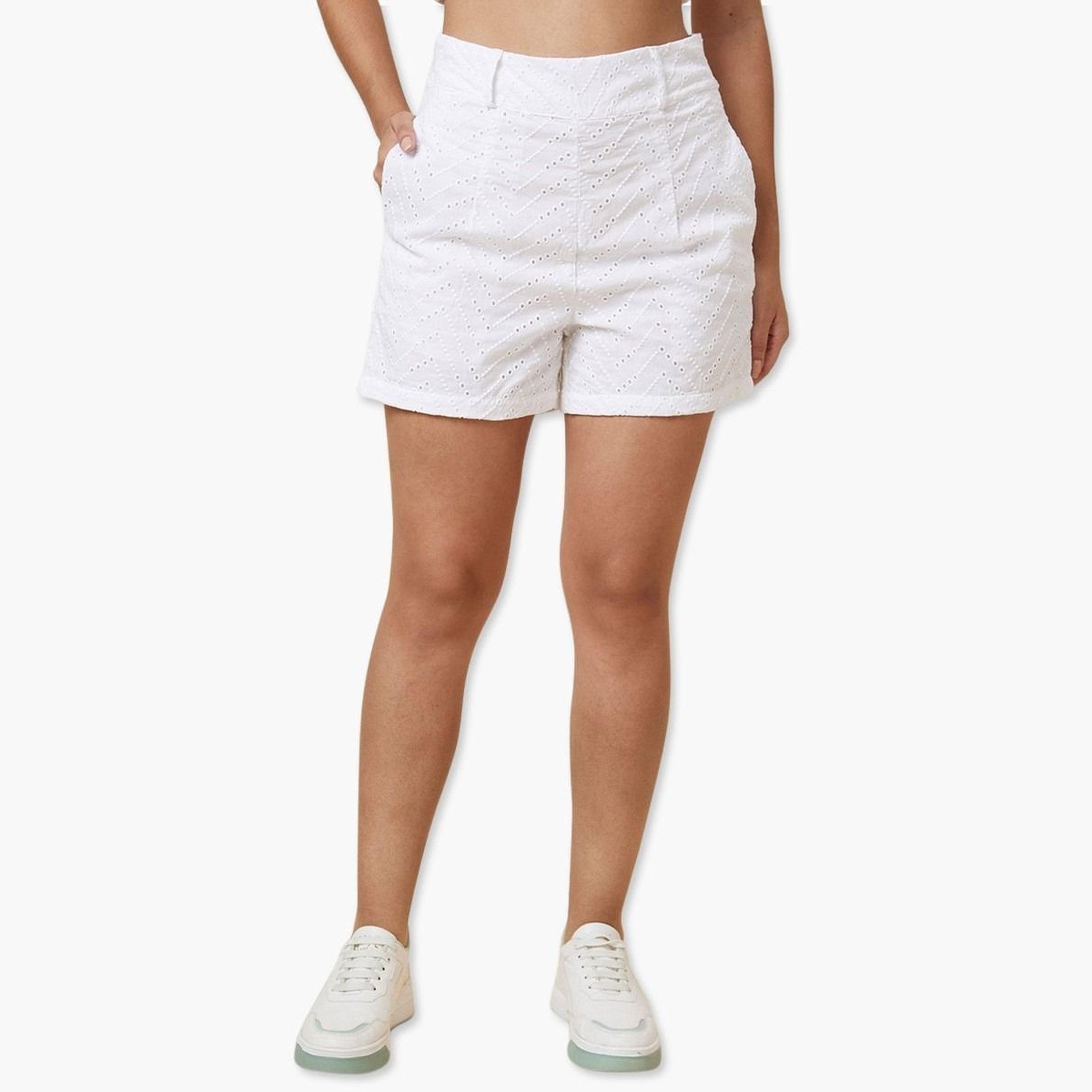 غلوبوص × ستايلي - شورت أبيض عالي الخصر-women-clothing-bottoms-shorts-image-1