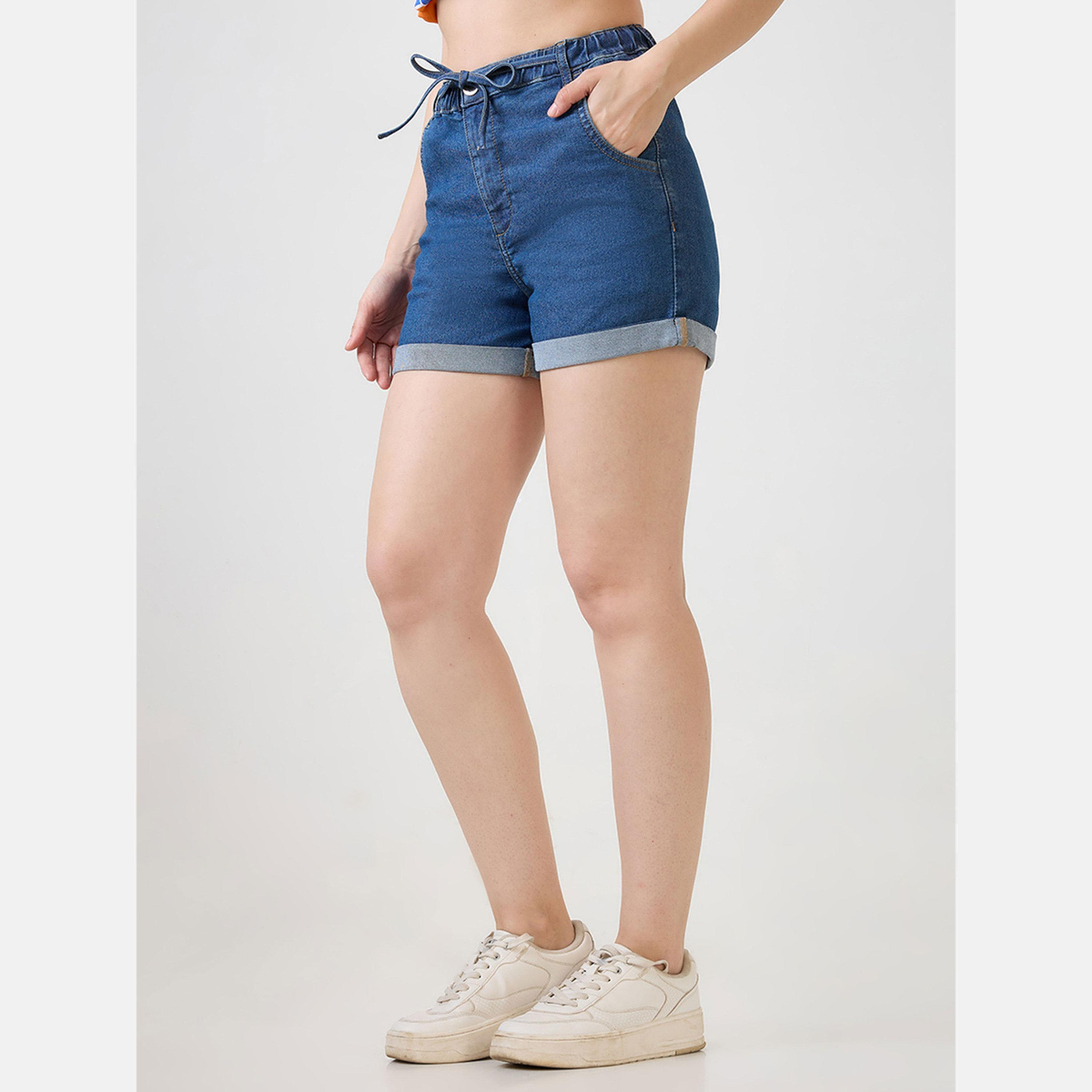 غلوبوص × ستايلي - شورت جينز نسائي أزرق برباط-women-clothing-bottoms-shorts-image-3