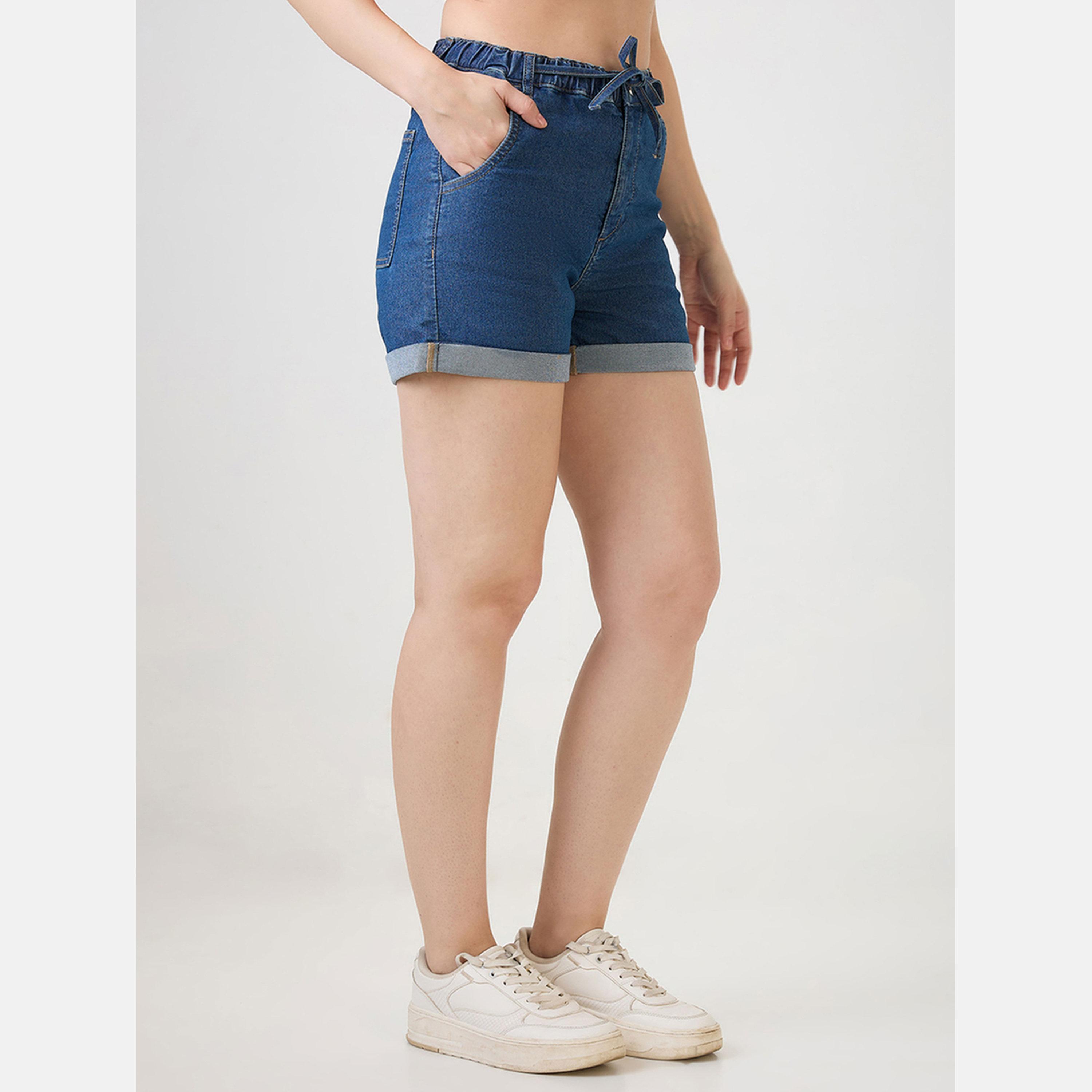 غلوبوص × ستايلي - شورت جينز نسائي أزرق برباط-women-clothing-bottoms-shorts-image-4