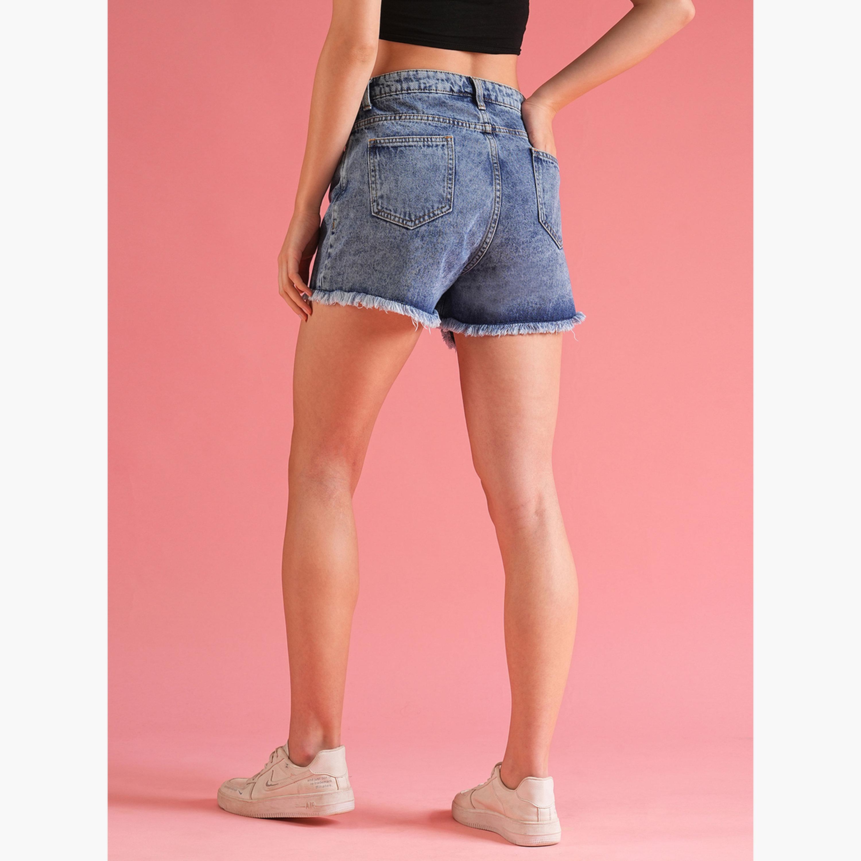 غلوبوص × ستايلي - شورت جينز أزرق فاتح ذو حافة واسعة-women-clothing-bottoms-shorts-image-3