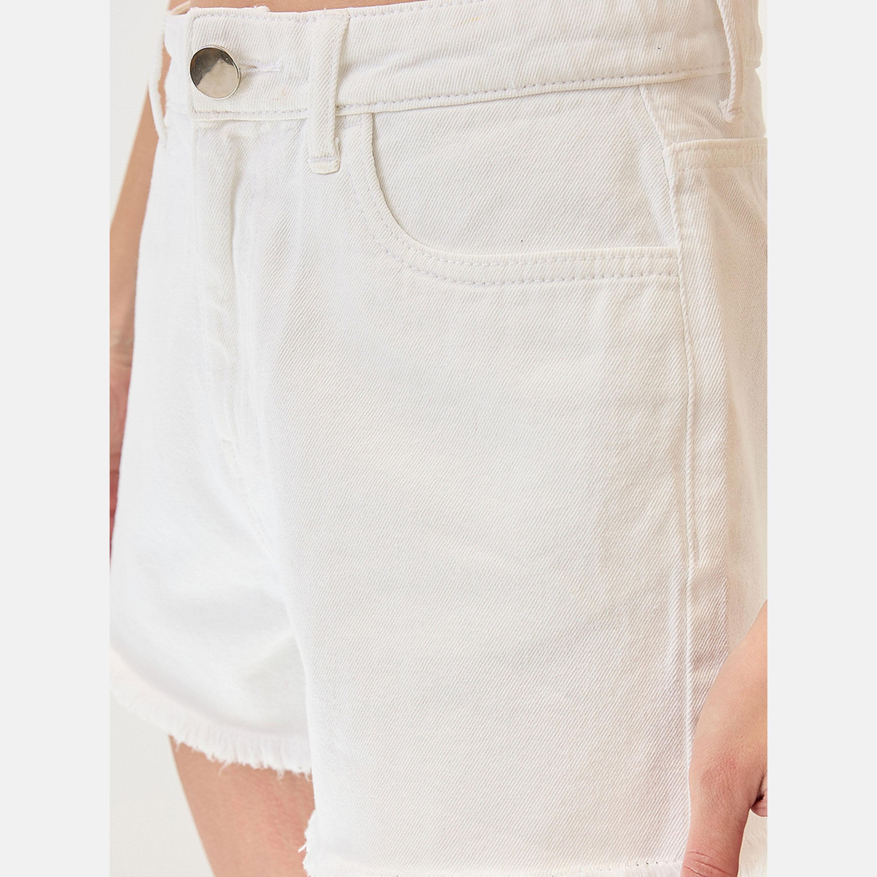 Globus X Styli White Fringed Hem Denim Shorts-women-clothing-bottoms-shorts-image-6
