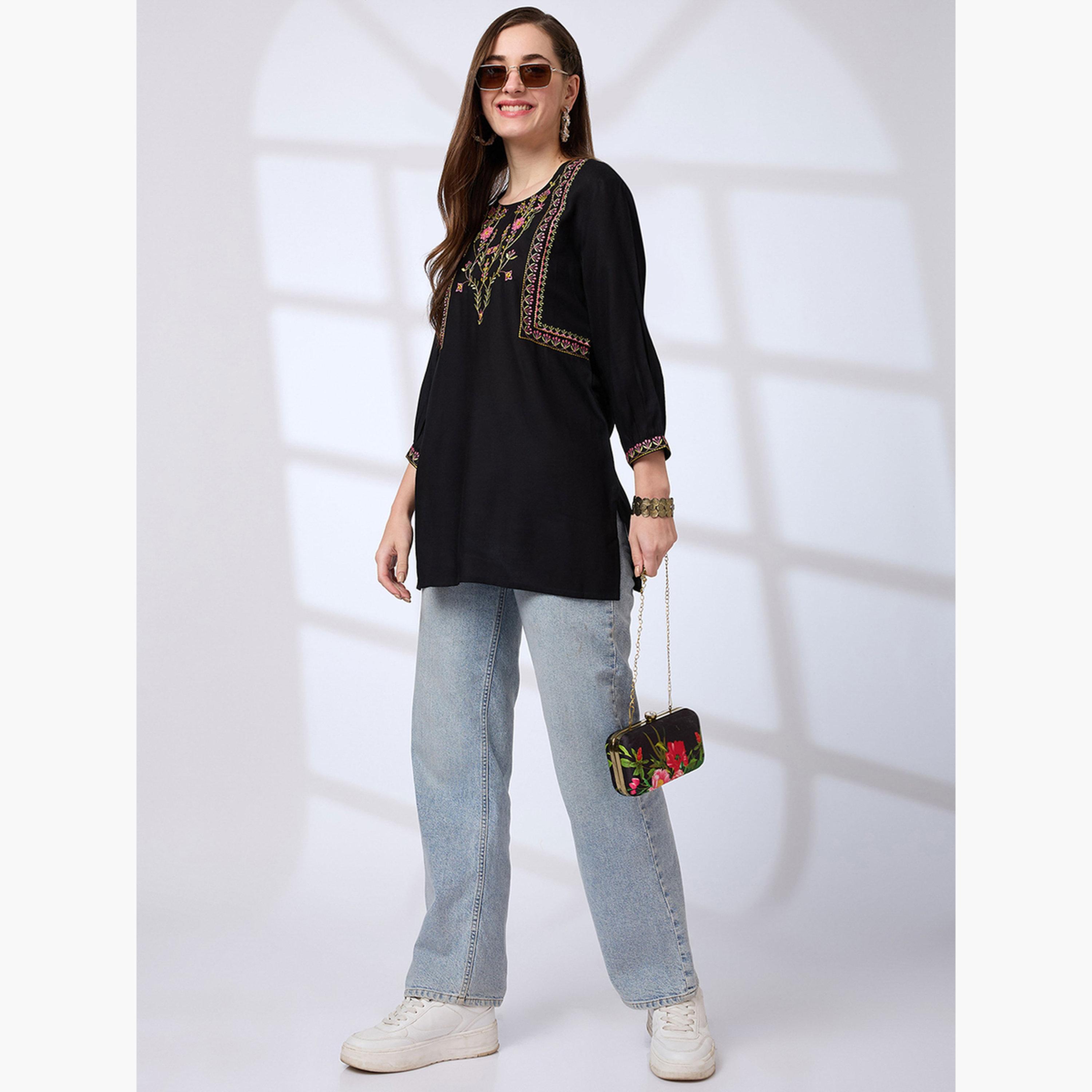 غلوبوص × ستايلي - تونيك يوك فيوجن مطرز بالزهور-women-clothing-shirtsandblouses-blouses-image-2