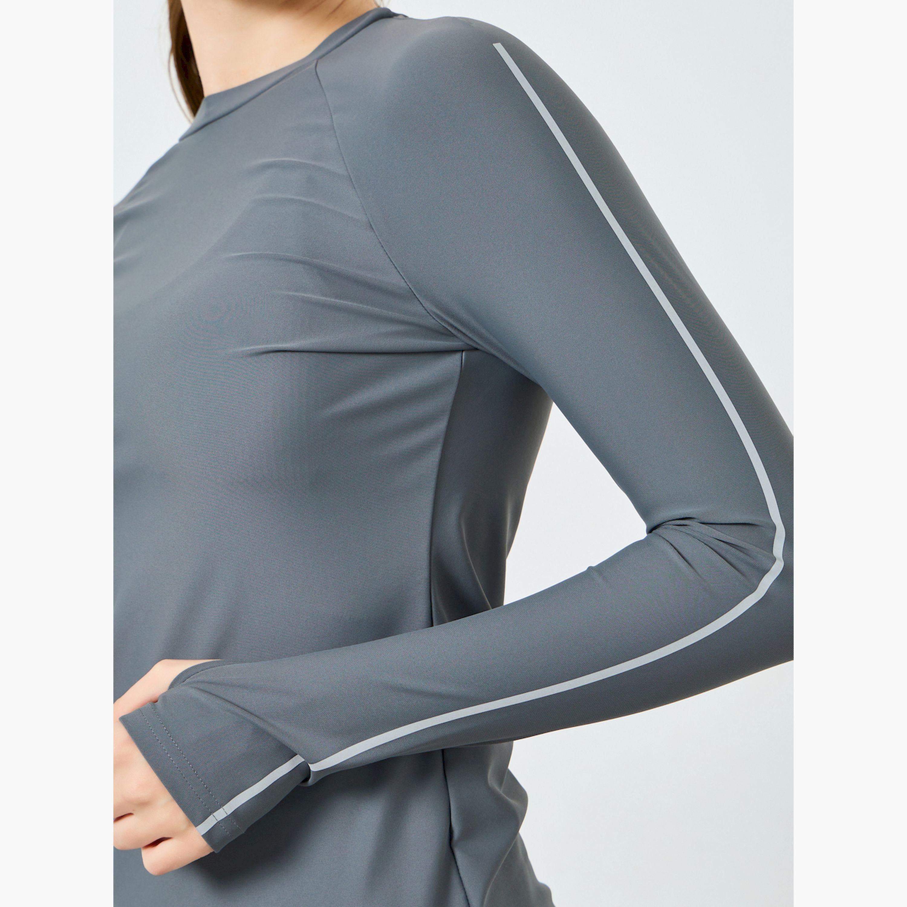 بلوزة بأكمام طويلة وخطوط عاكسة-women-clothing-tshirts-image-5