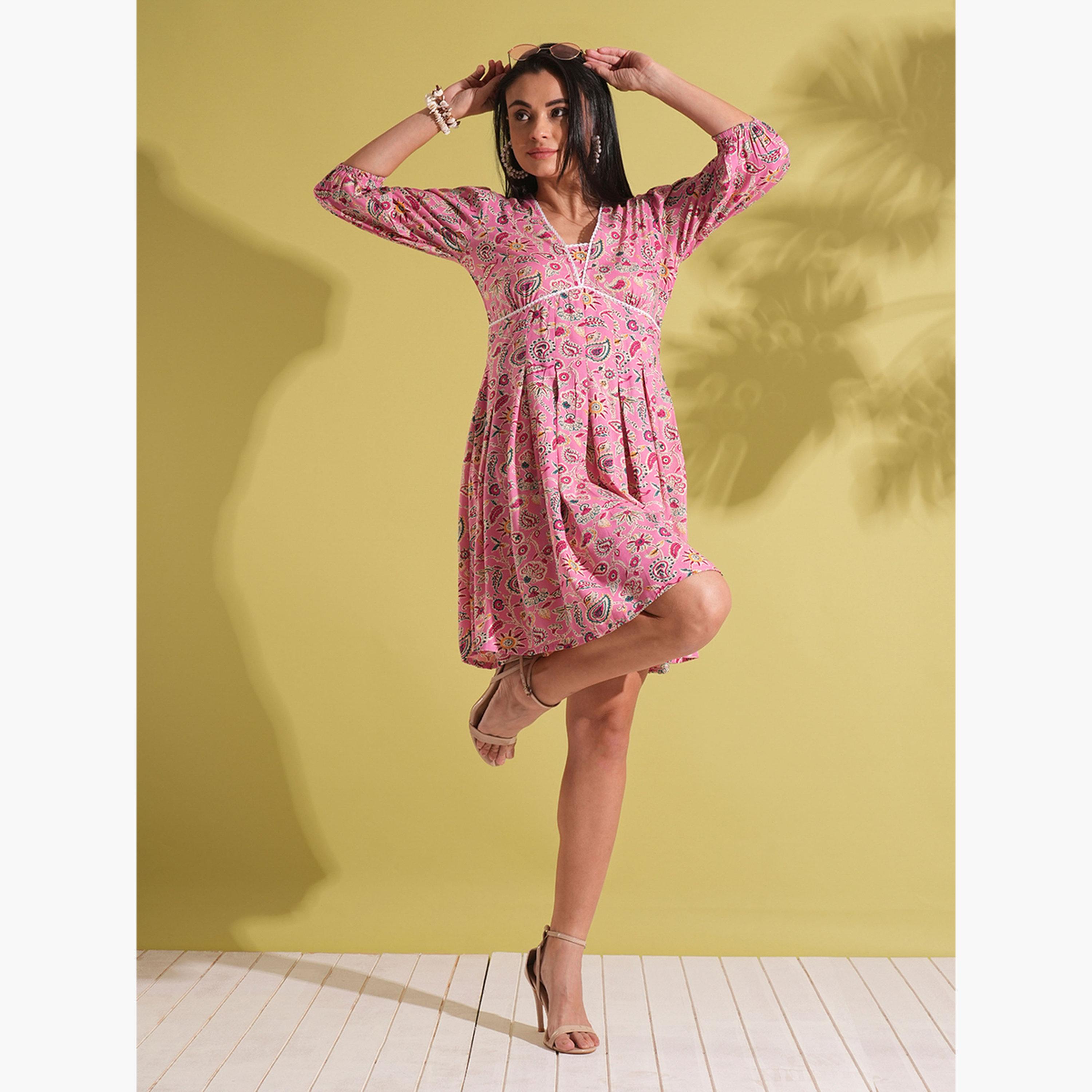 غلوبوص × ستايلي - فستان وردي بطبعة بيزلي بثنيات بتصميم A-women-clothing-ethnicwear-dresses-image-2