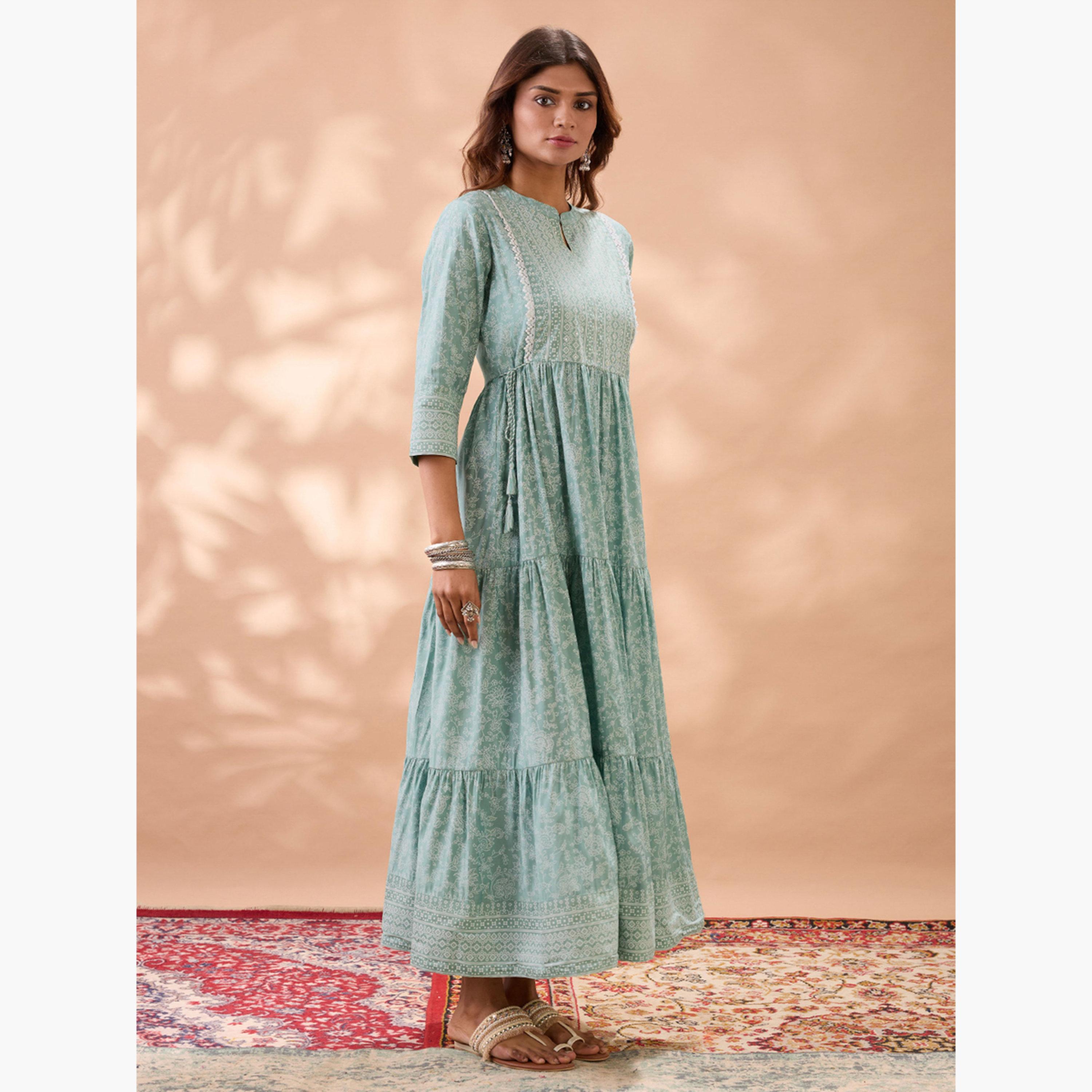 غلوبوص × ستايلي - فستان ماكسي متعدد الطبقات بطبعة زهور خضراء-women-clothing-ethnicwear-dresses-image-2