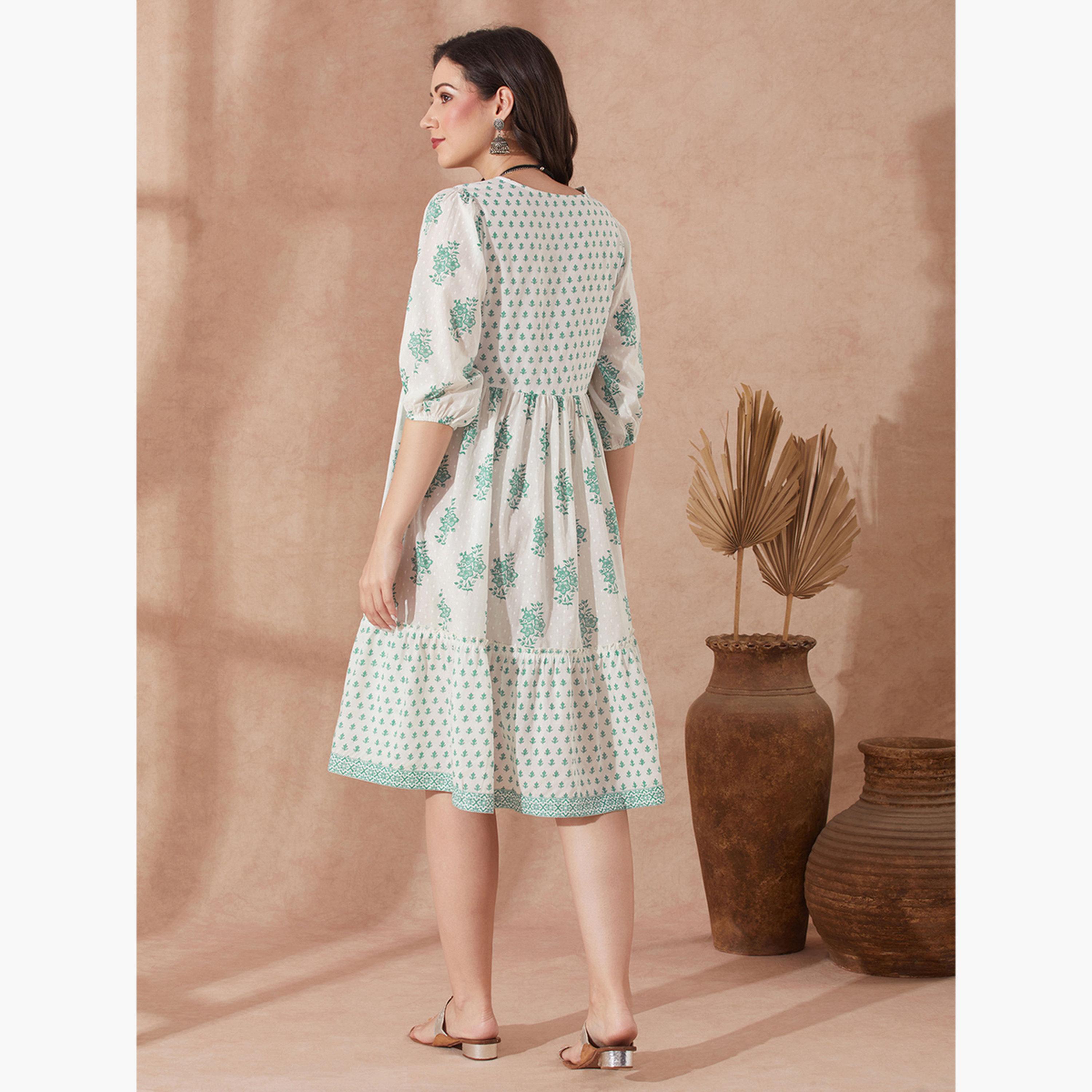 غلوبوص × ستايلي - فستان مورّد مع حاشية واسعة-women-clothing-ethnicwear-dresses-image-3