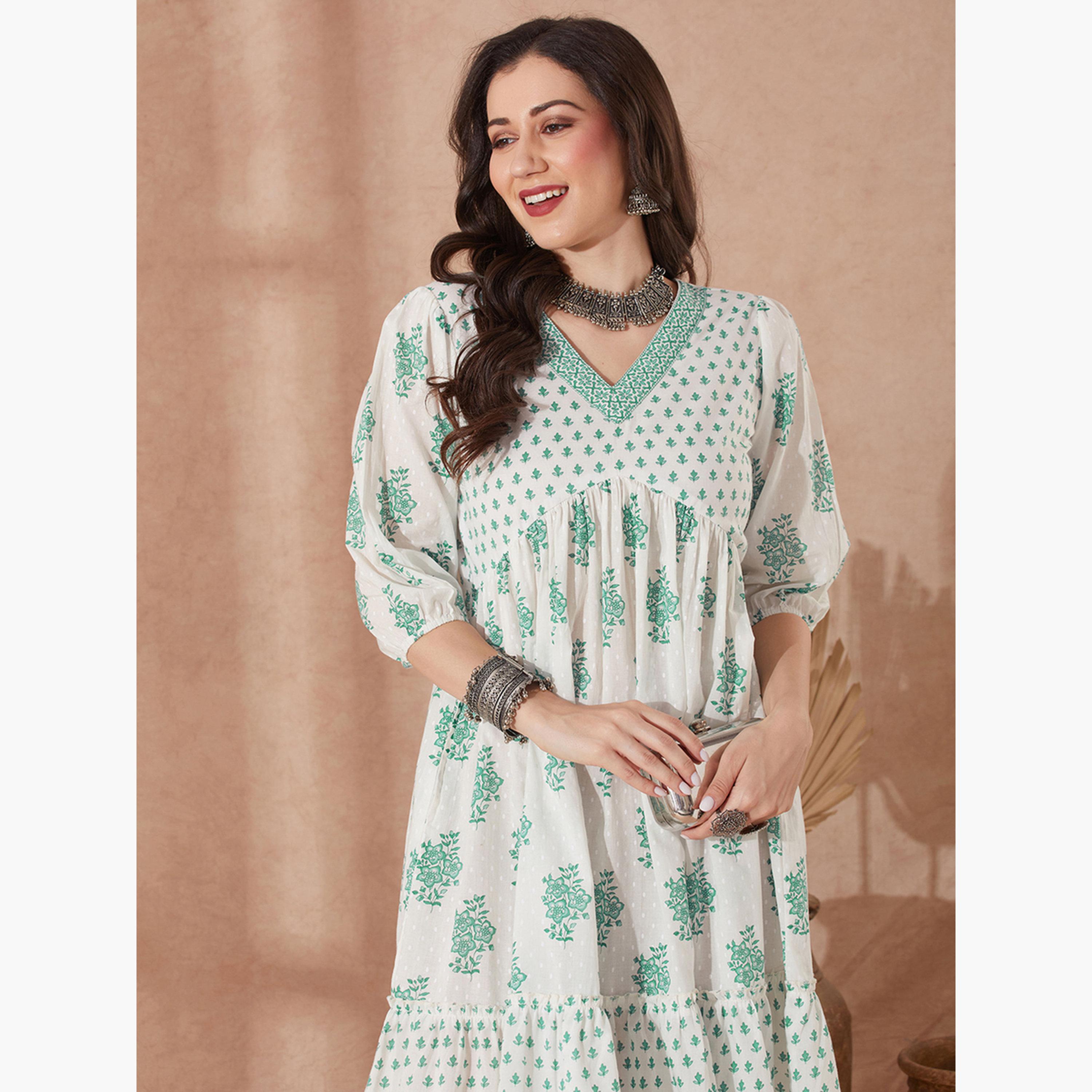 غلوبوص × ستايلي - فستان مورّد مع حاشية واسعة-women-clothing-ethnicwear-dresses-image-5
