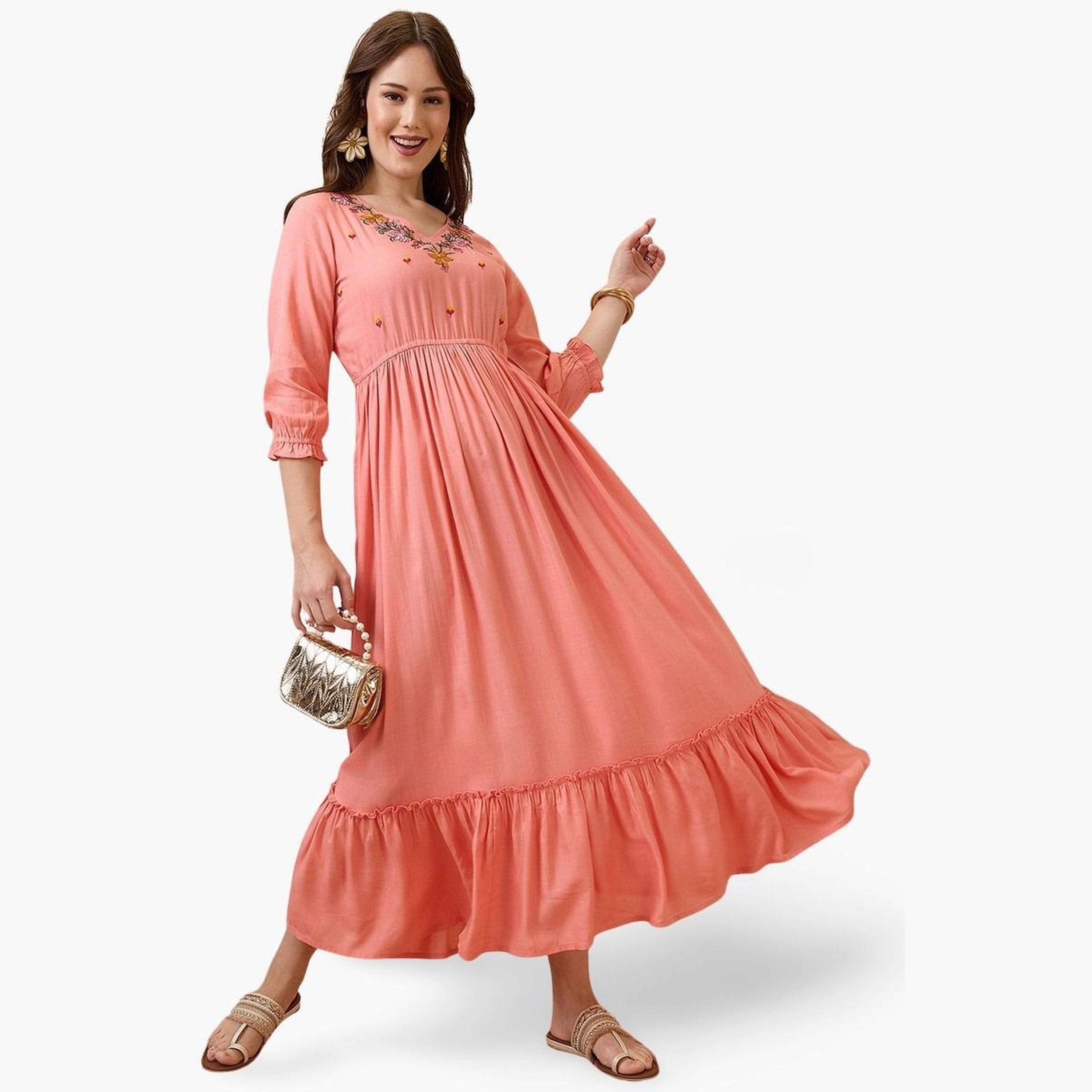 غلوبوص × ستايلي - فستان ماكسي فيوجن بقصّة واسعة ومطرّز بالزهور-women-clothing-ethnicwear-dresses-image-1