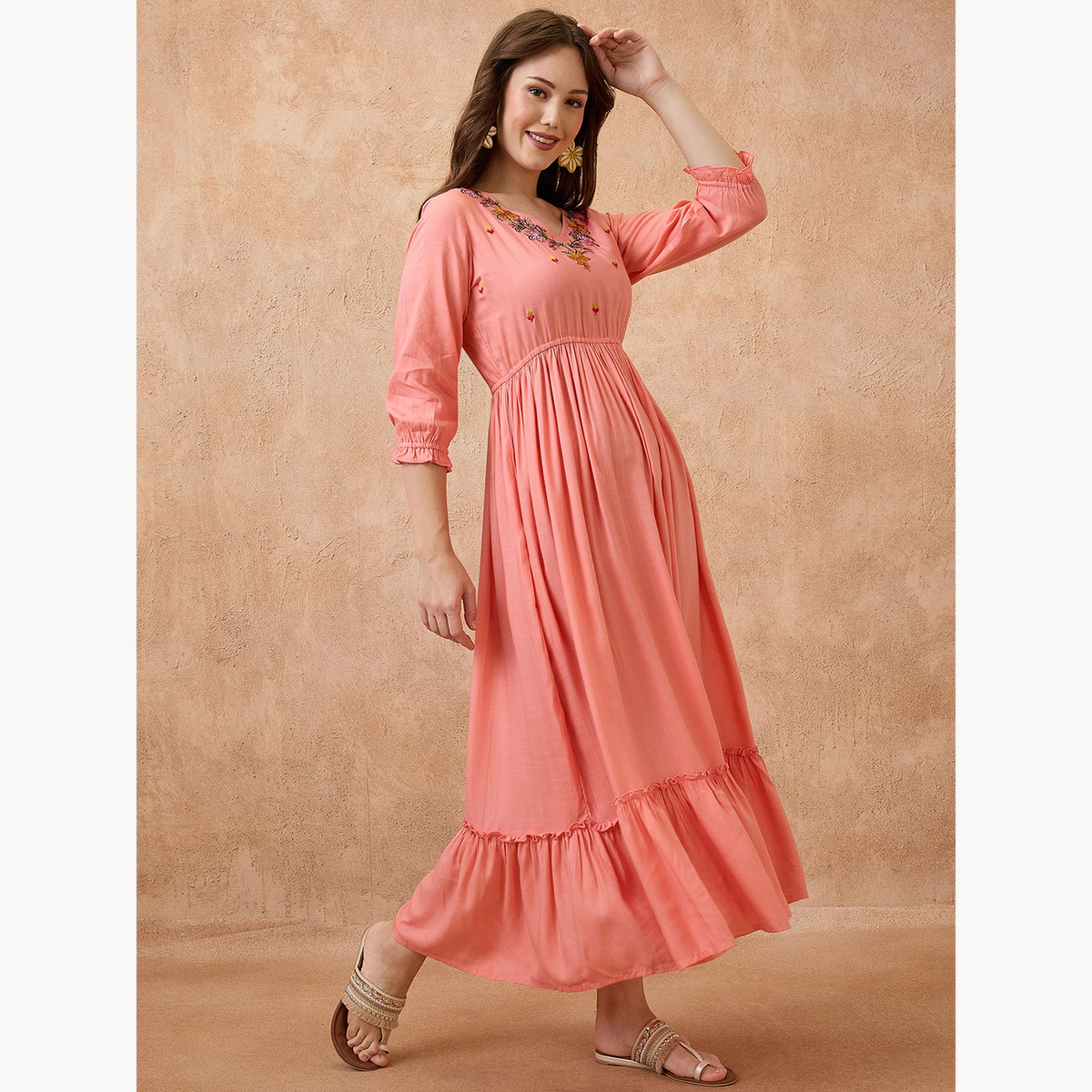 غلوبوص × ستايلي - فستان ماكسي فيوجن بقصّة واسعة ومطرّز بالزهور-women-clothing-ethnicwear-dresses-image-2