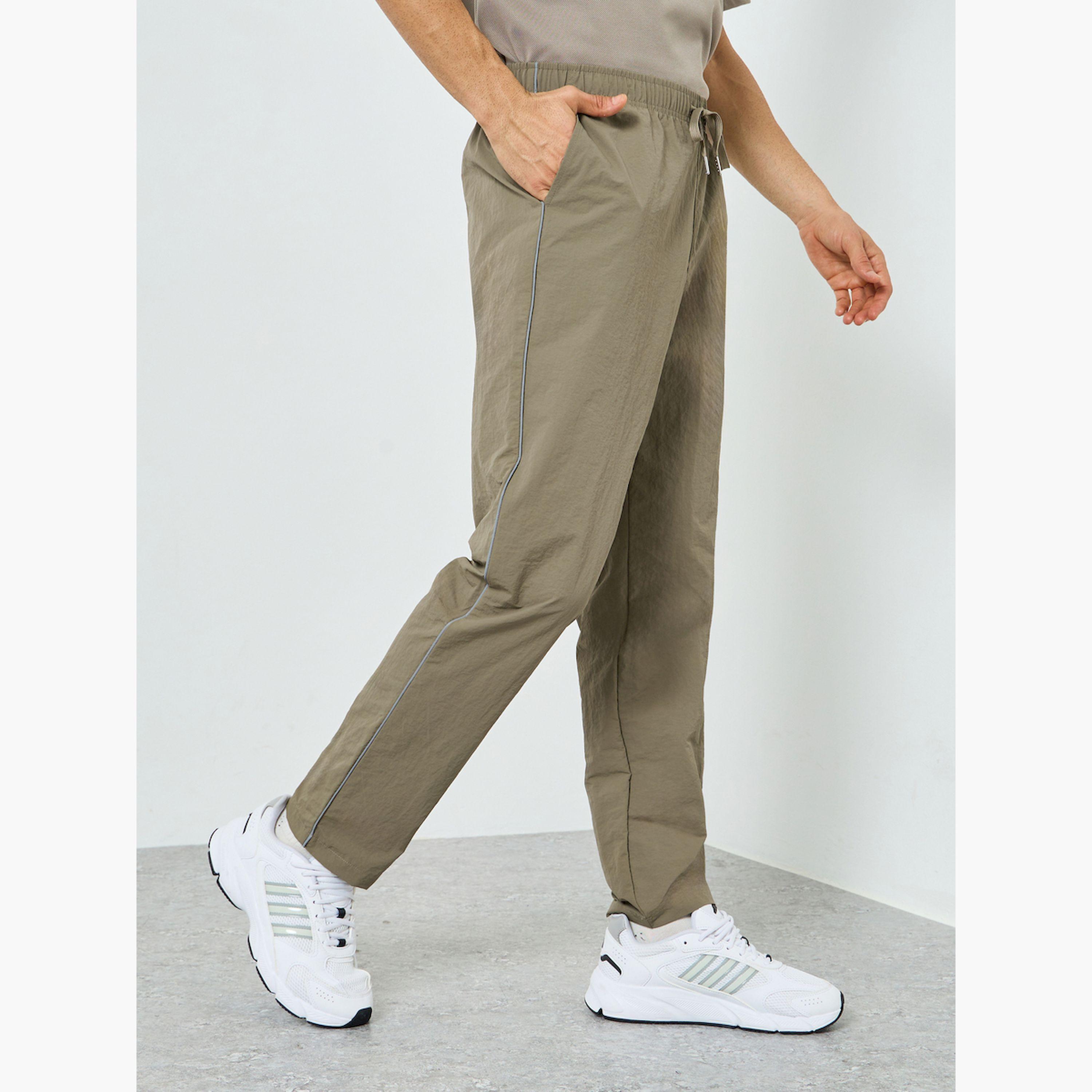 بنطال رياضي رجالي خفيف الوزن للتمارين-men-clothing-sportswearandactivewear-bottoms-joggers-image-1