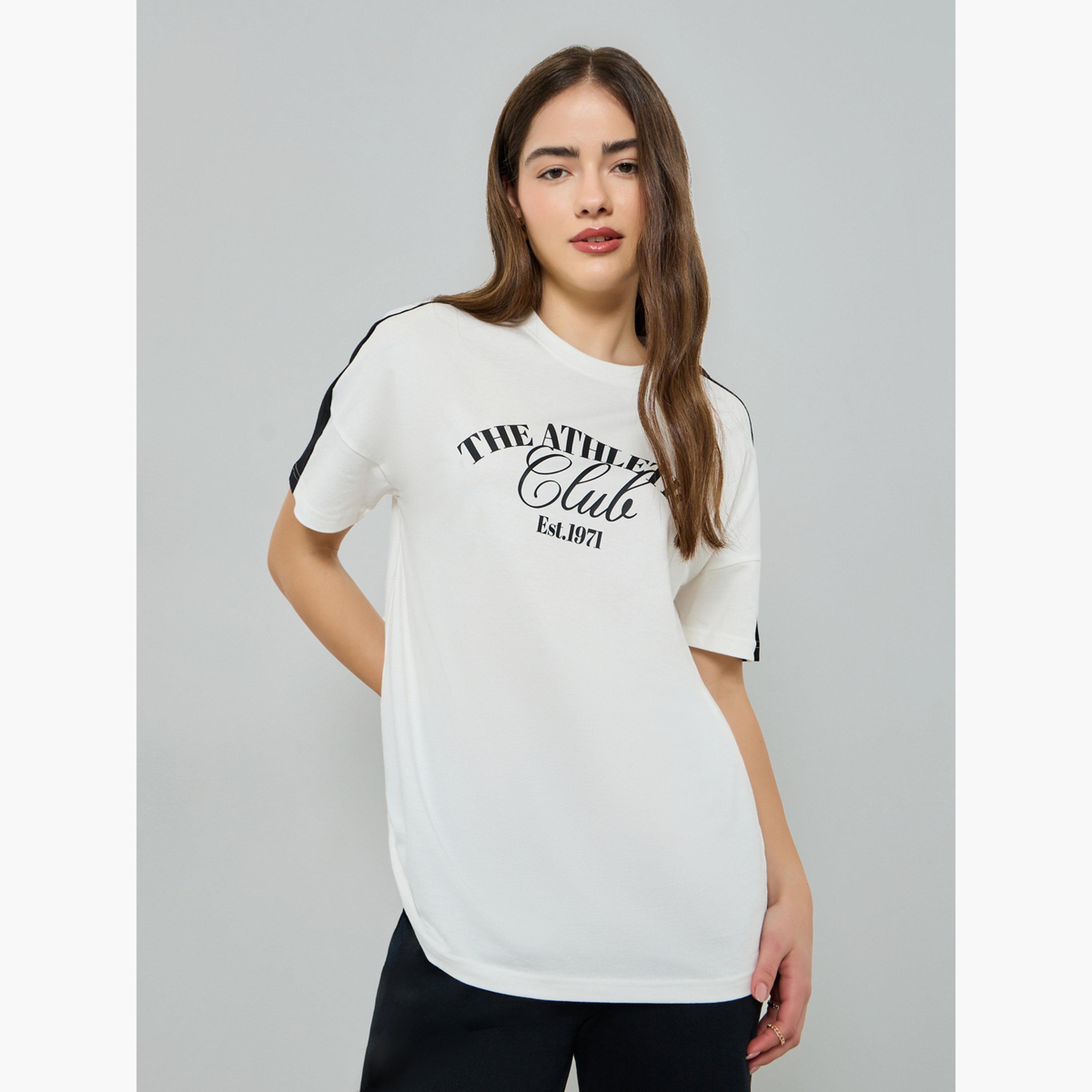 تيشيرت قطني بشعار وقصة واسعة-women-clothing-tshirts-image-1