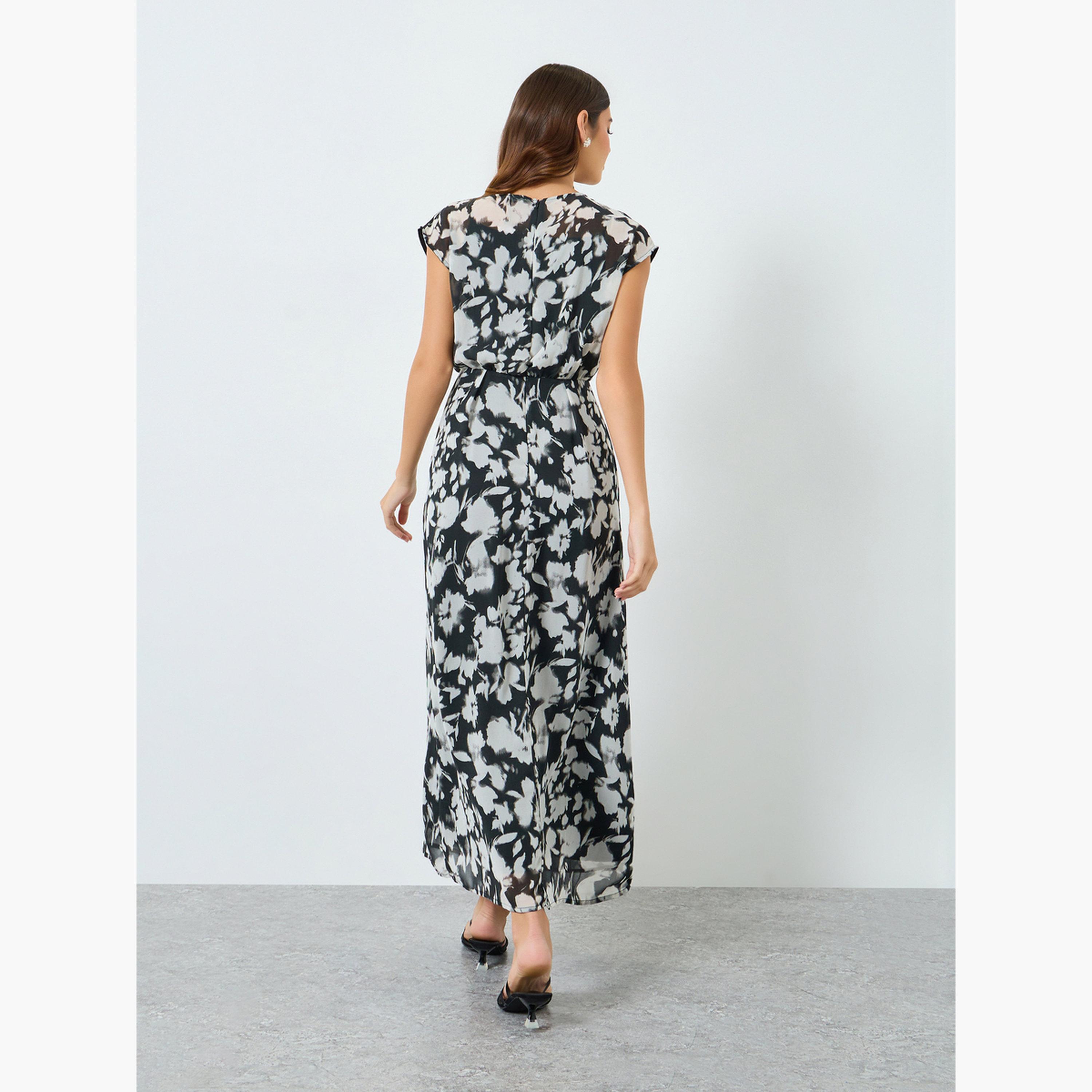 فستان طويل بحافة واسعة بلا أكمام وطبعة أزهار-women-clothing-dresses-image-4