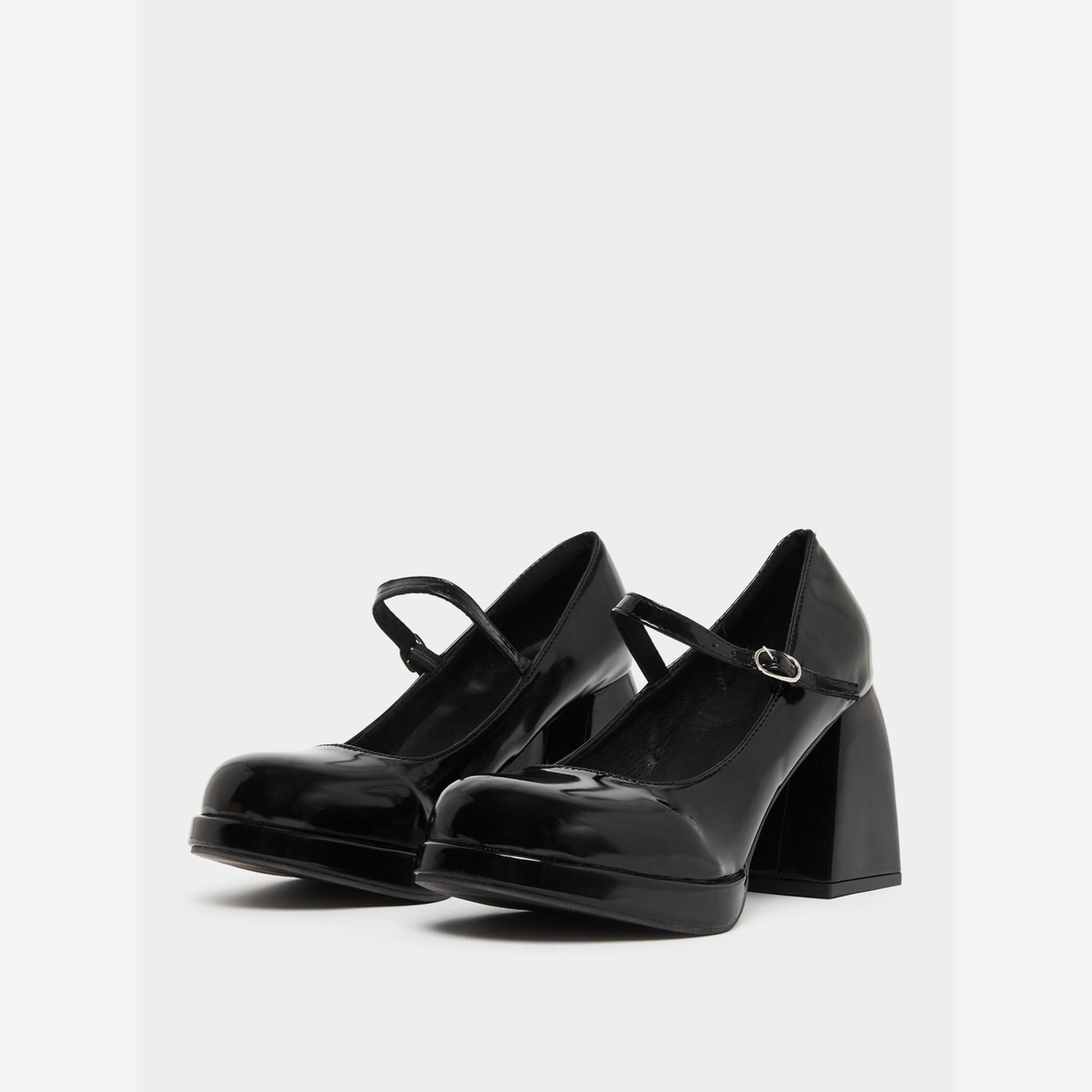 تيك تو - حذاء بكعب سميك من الجلد اللامع ذو حزام متين-women-shoes-sandals-heeled-image-1