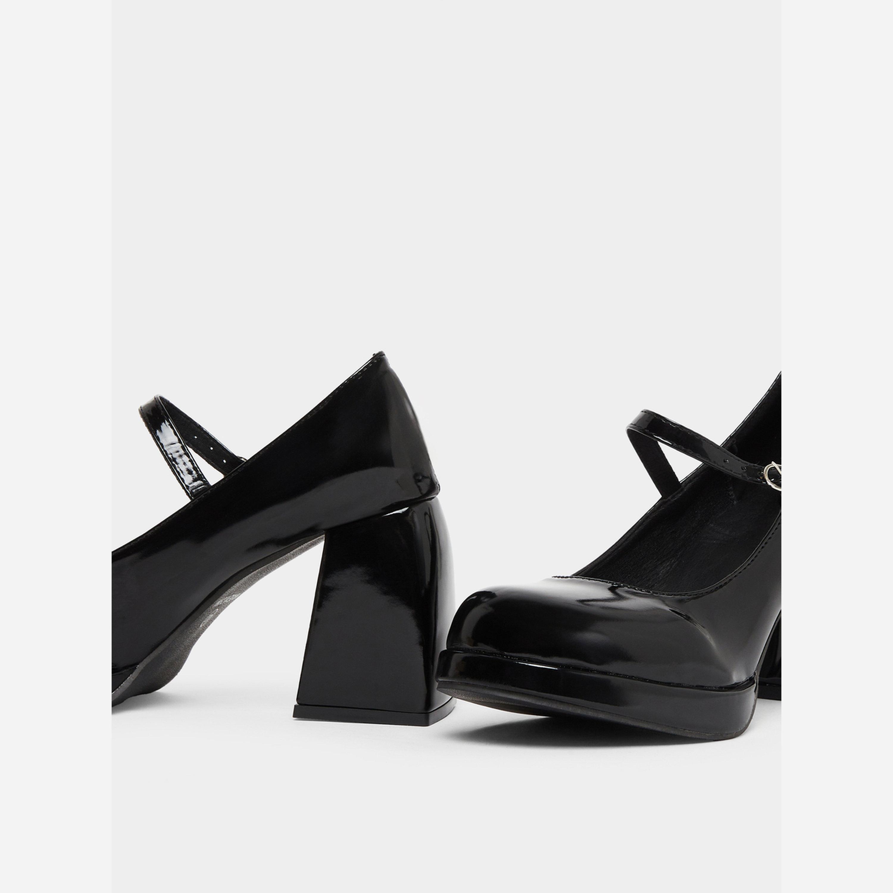 تيك تو - حذاء بكعب سميك من الجلد اللامع ذو حزام متين-women-shoes-sandals-heeled-image-3