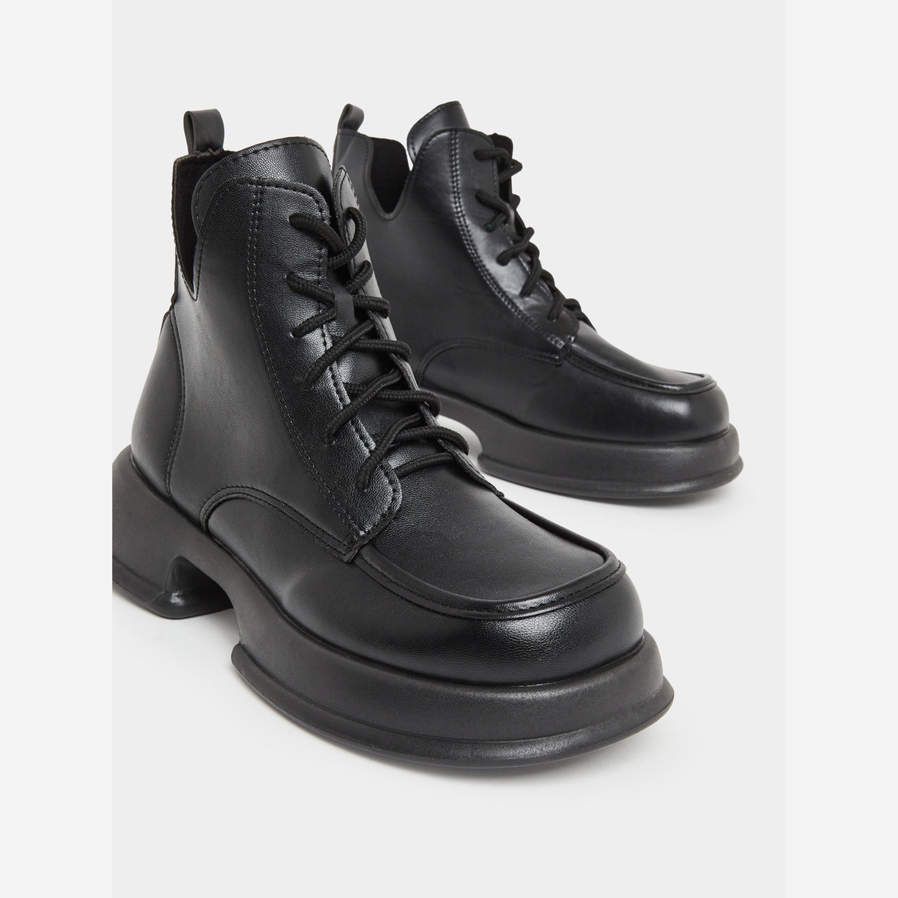 تيك تو - حذاء نسائي لون أسود بكعب عريض ورباط-women-shoes-boots-image-3