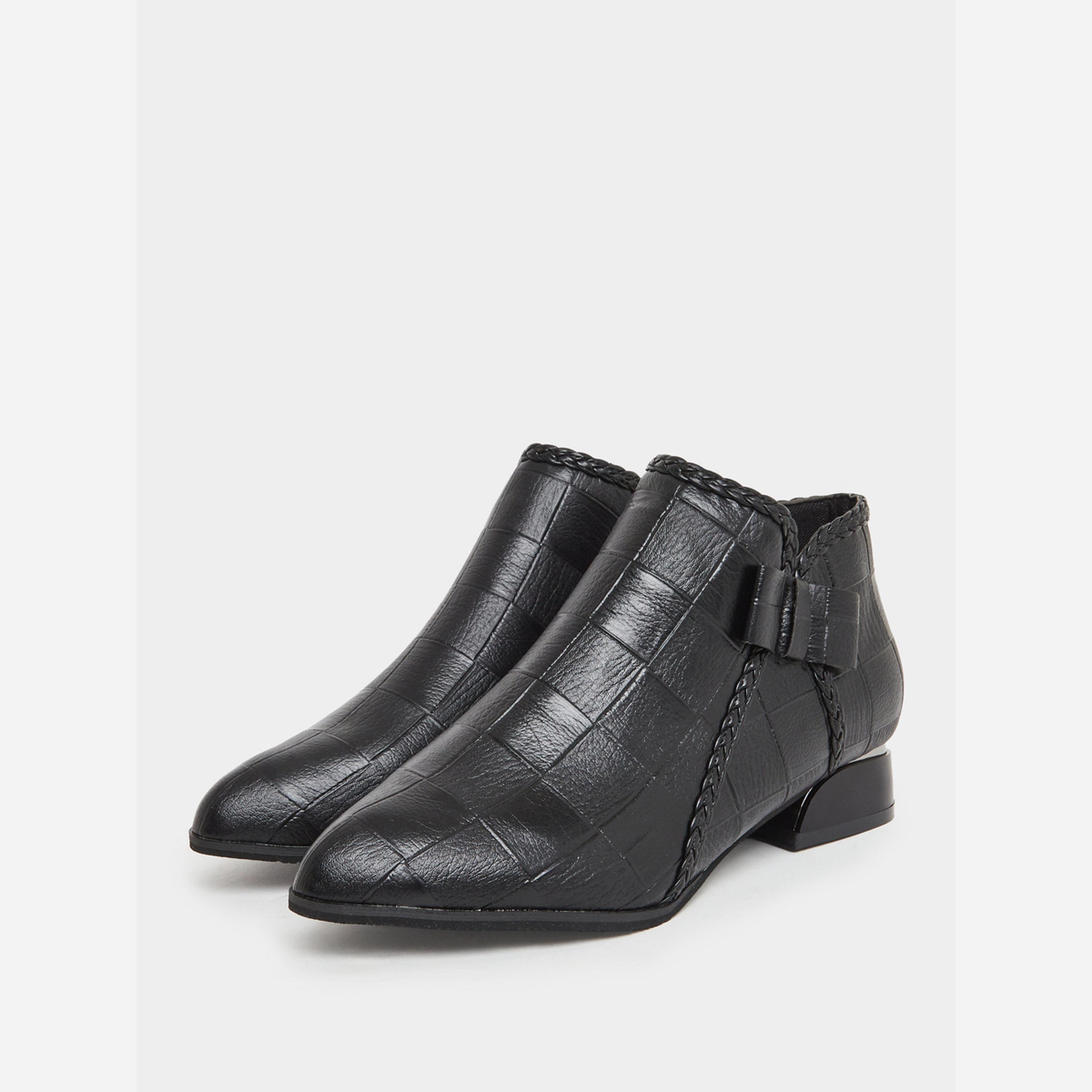 تيك تو - حذاء نسائي لون أسود منقوشة للكاحل-women-shoes-boots-image-1