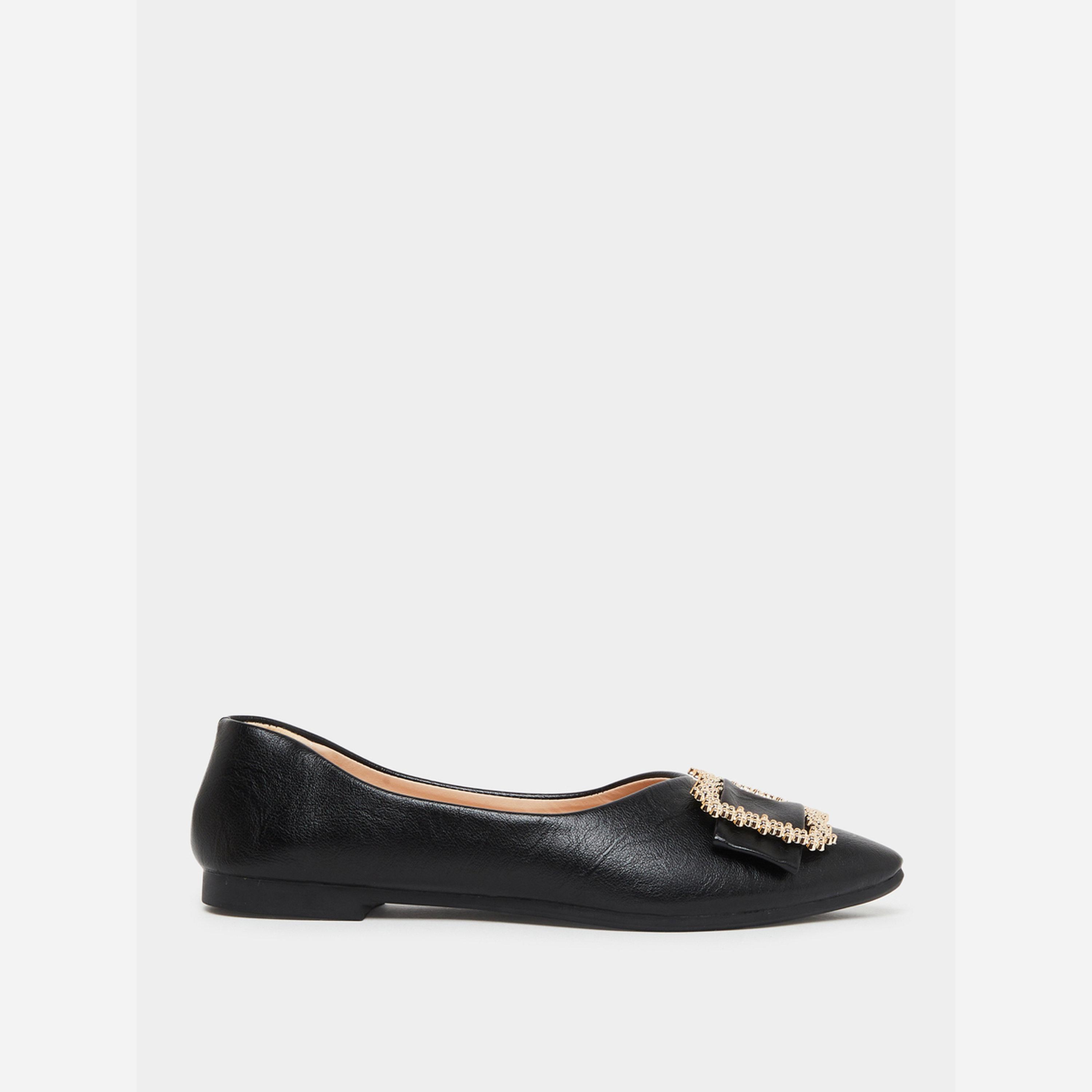 تيك تو - حذاء مسحط بمشبك مربع لون سادة-women-shoes-sandals-flats-image-2