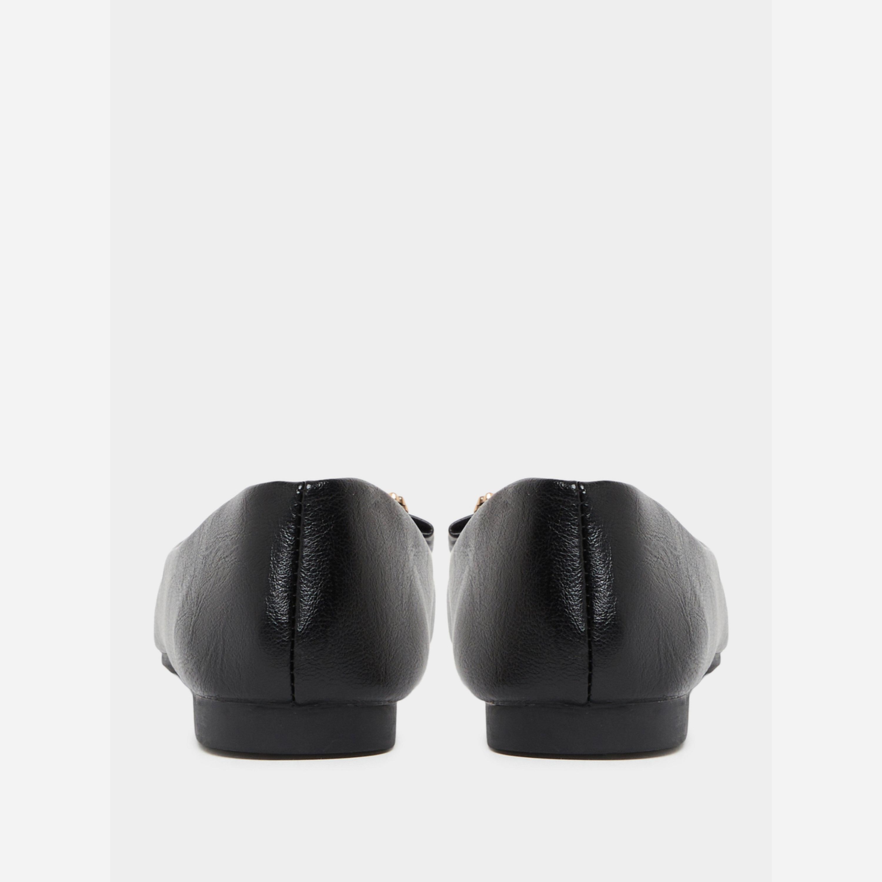 تيك تو - حذاء مسحط بمشبك مربع لون سادة-women-shoes-sandals-flats-image-4