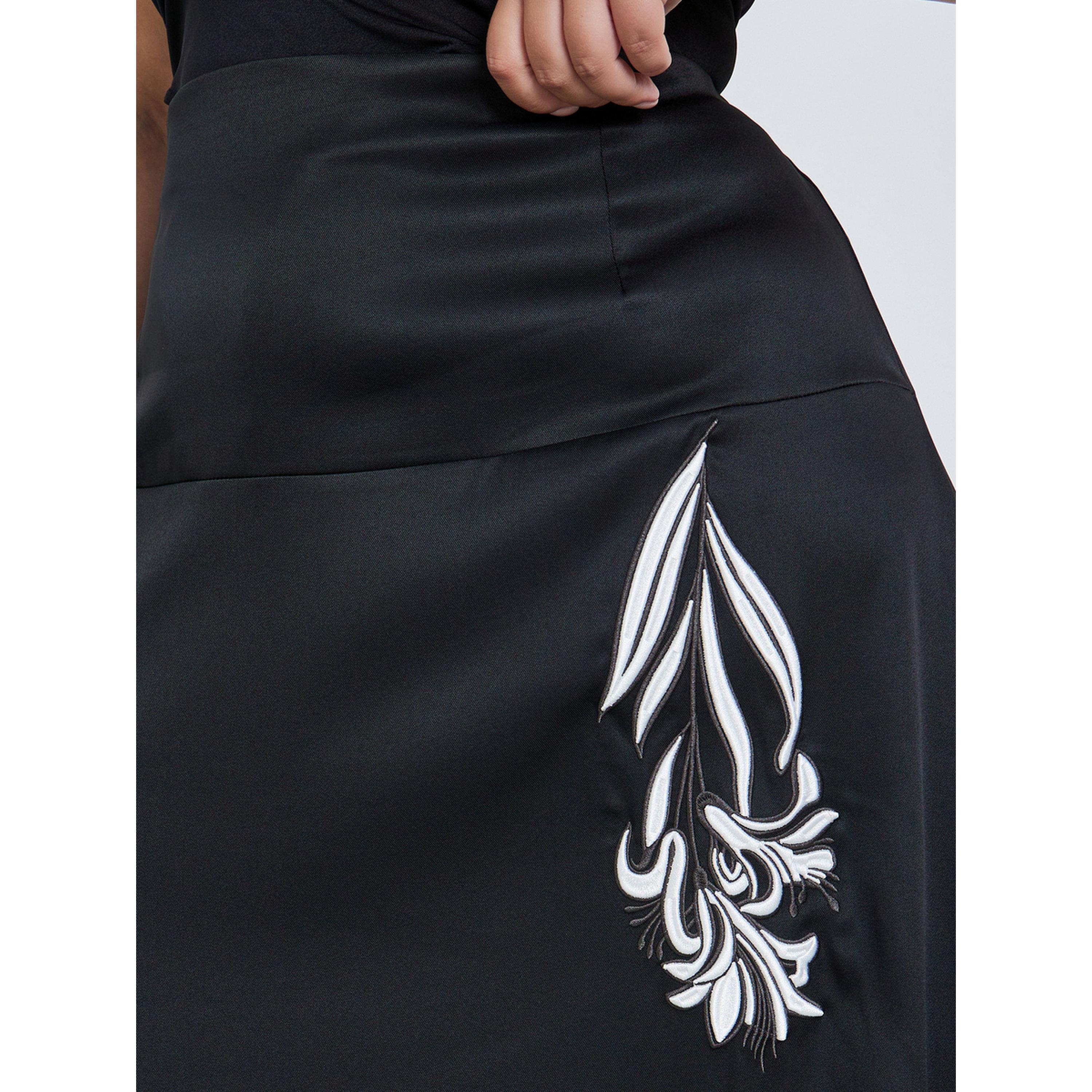 تنورة بنقشة زهور مقاسات كبيرة-women-clothing-bottoms-skirts-image-3