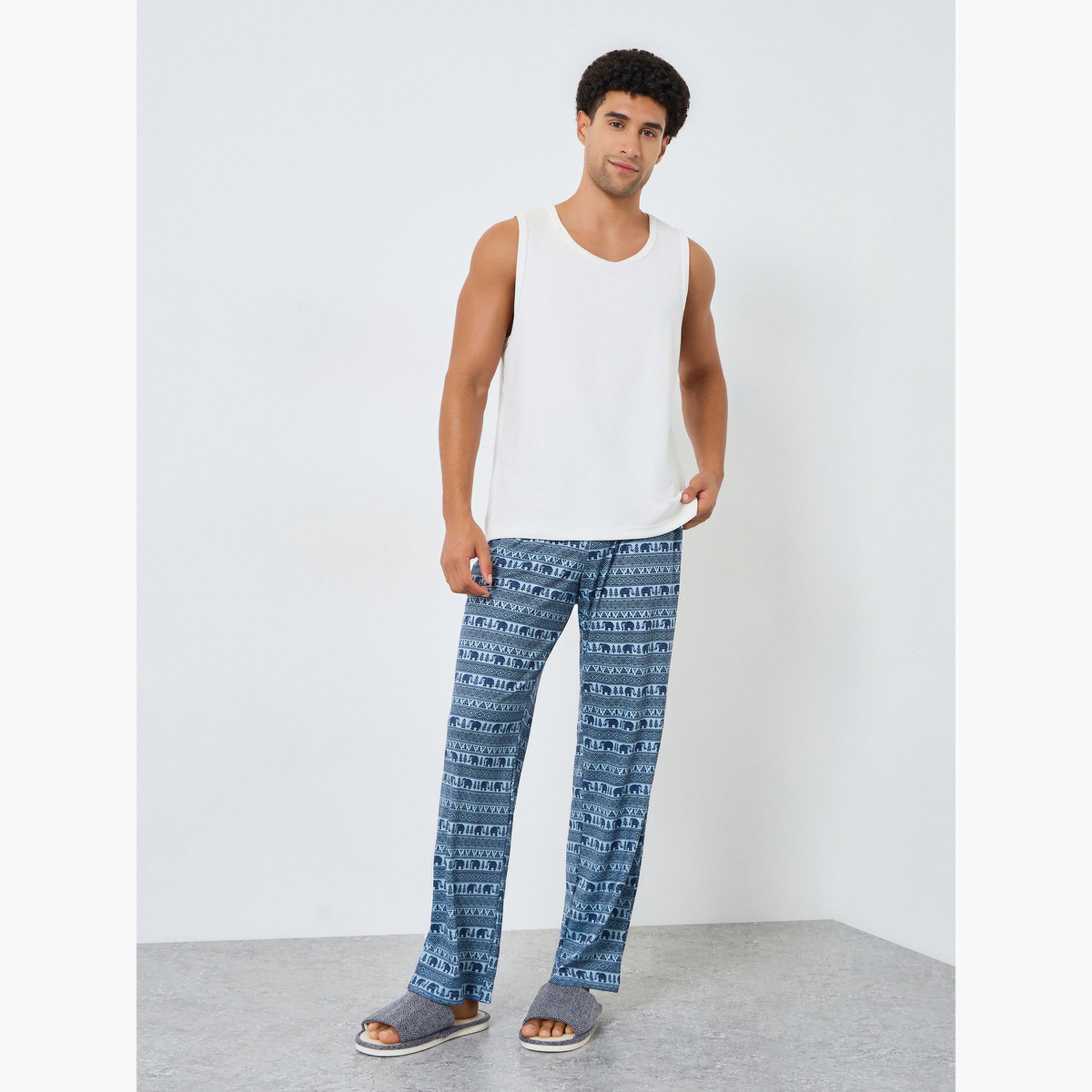 بنطال بيجاما مطبع بالكامل مع قصة مريحة-men-clothing-nightwear-pyjamaandshorts-image-2