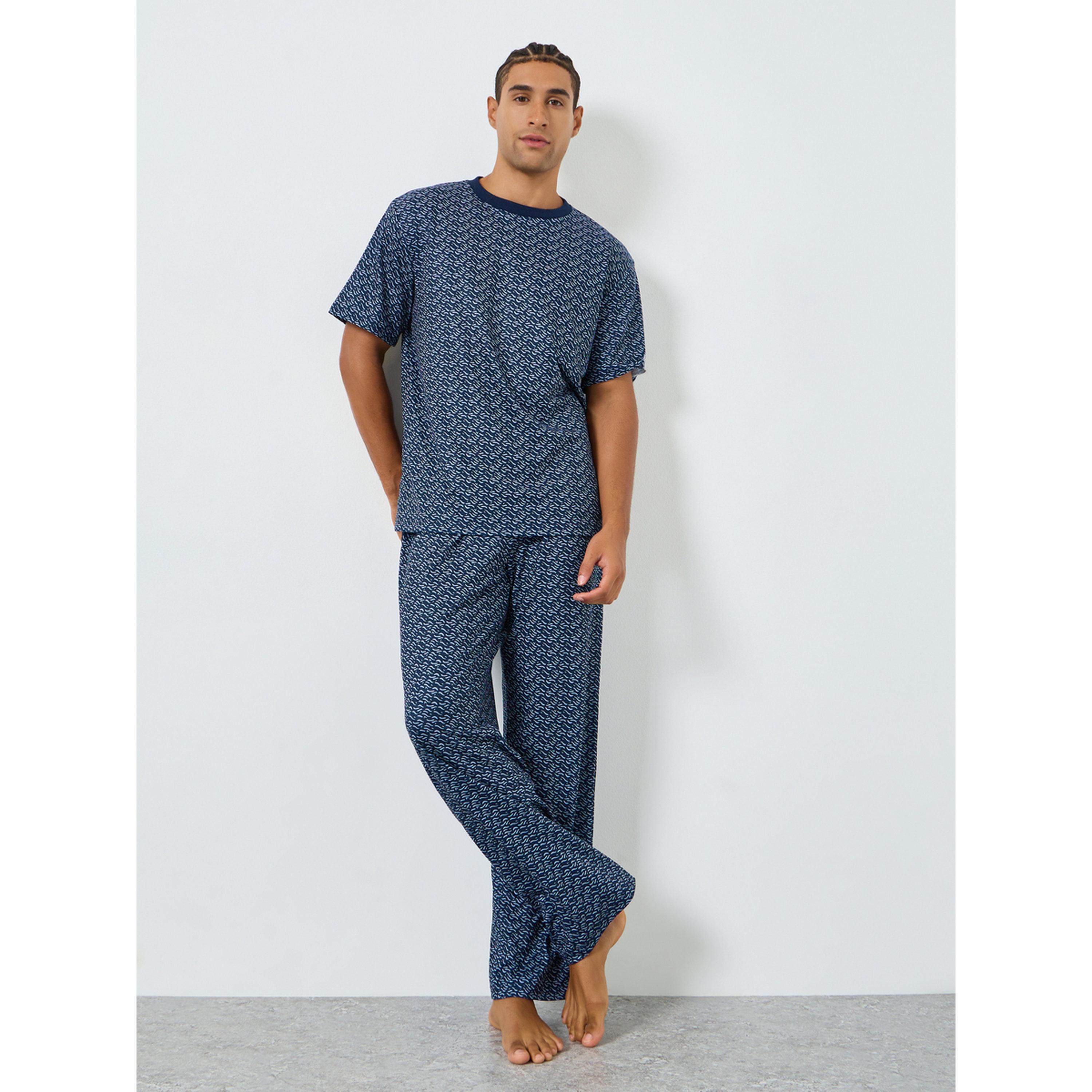 طقم بيجاما رجالي تيشيرت مطبوع بأكمام قصيرة مع بنطال-men-clothing-nightwear-sets-image-1