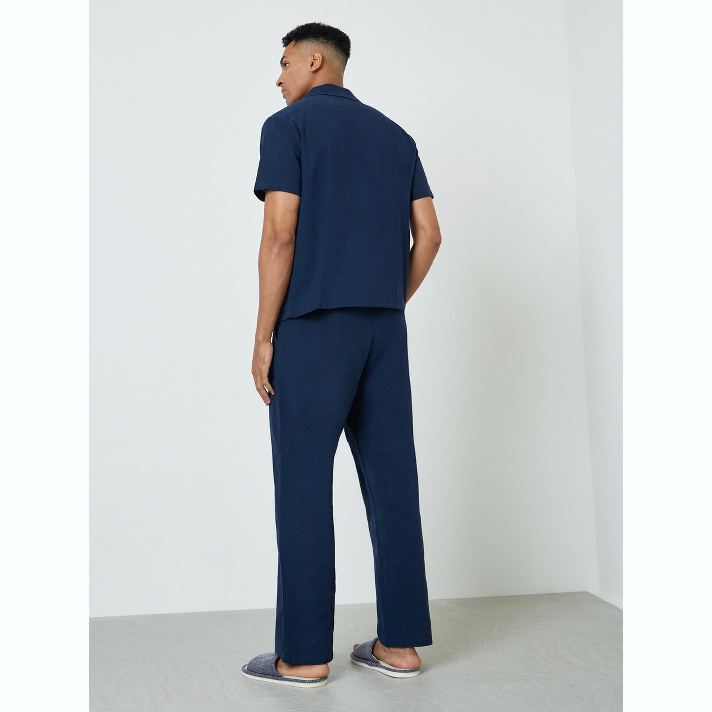 طقم بيجاما من بنطال وقميص سادة بتفاصيل جيب للرجال-men-clothing-nightwear-sets-image-4