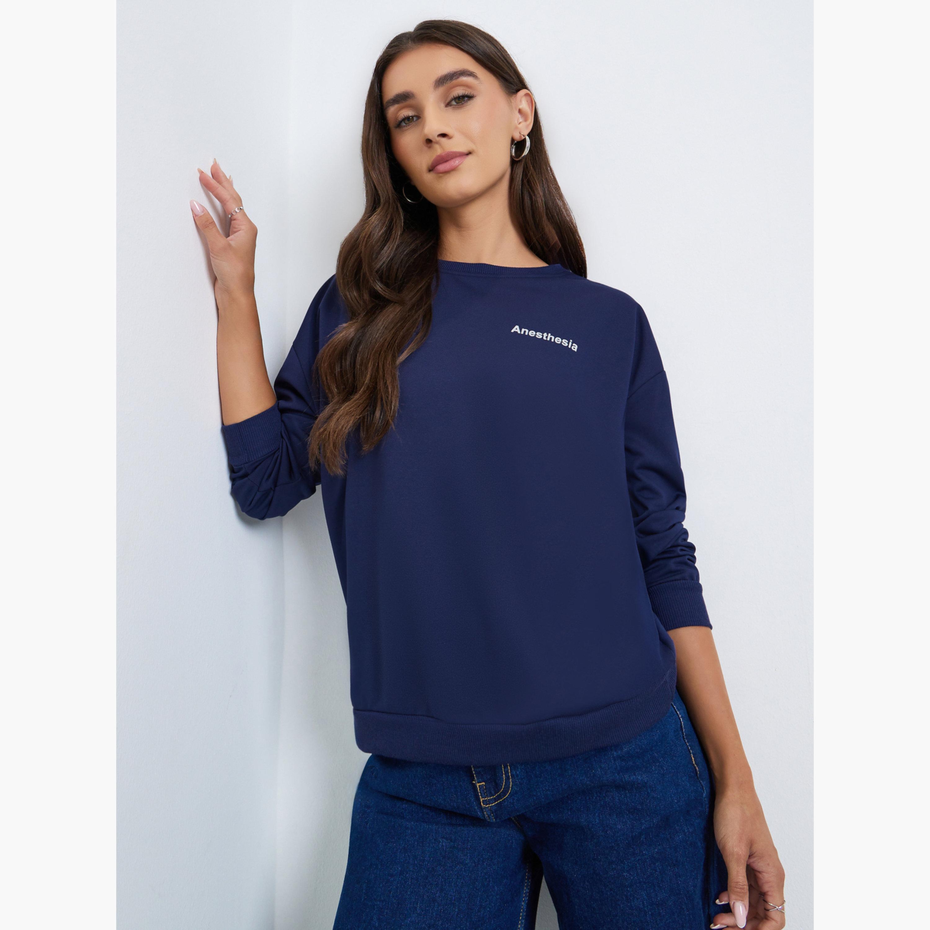 تيشيرت بأكمام طويلة بياقة دائرية بطبعة كتابة-women-clothing-tshirts-image-1