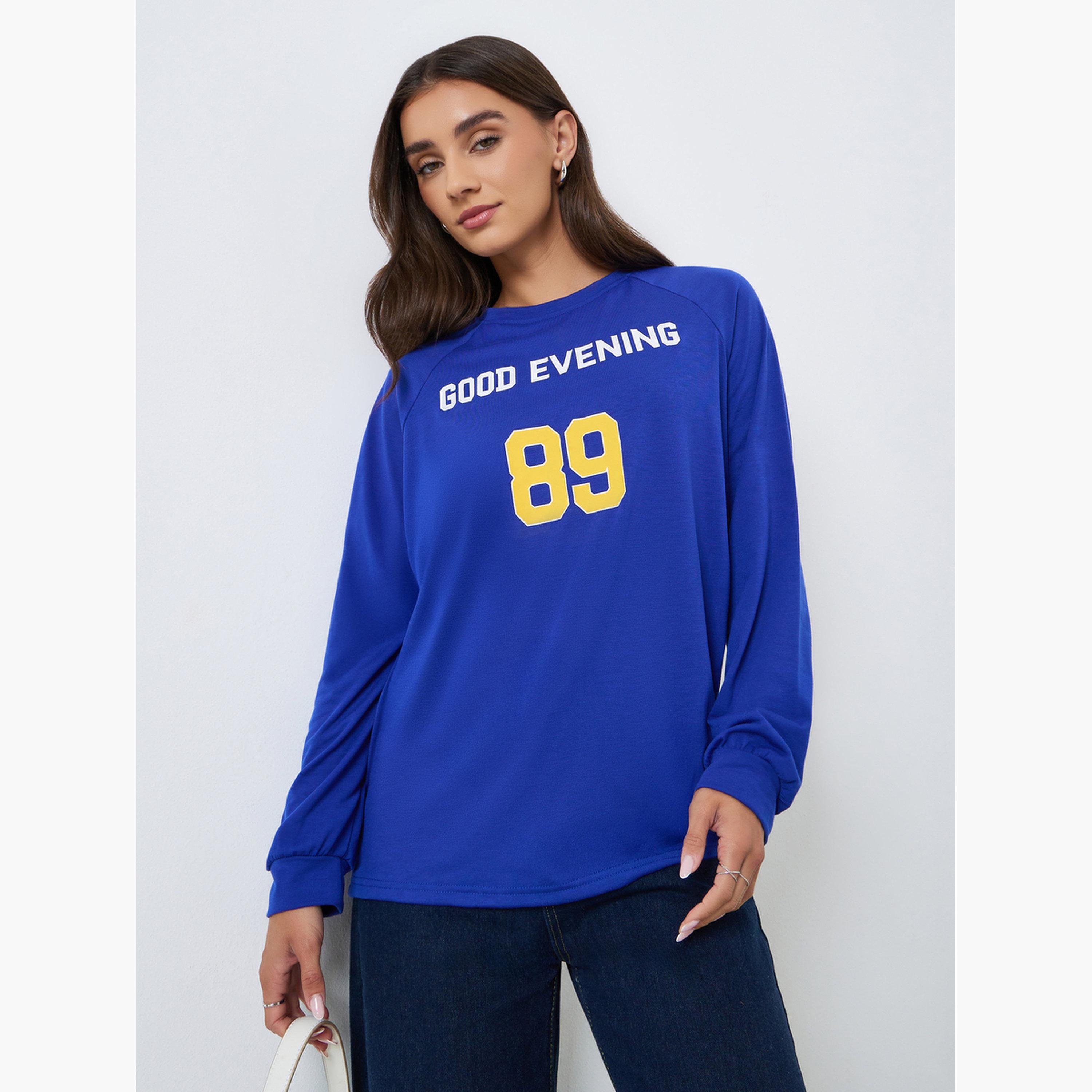 تيشيرت بأكمام ريجلان وطبعة جرافيك-women-clothing-tshirts-image-1