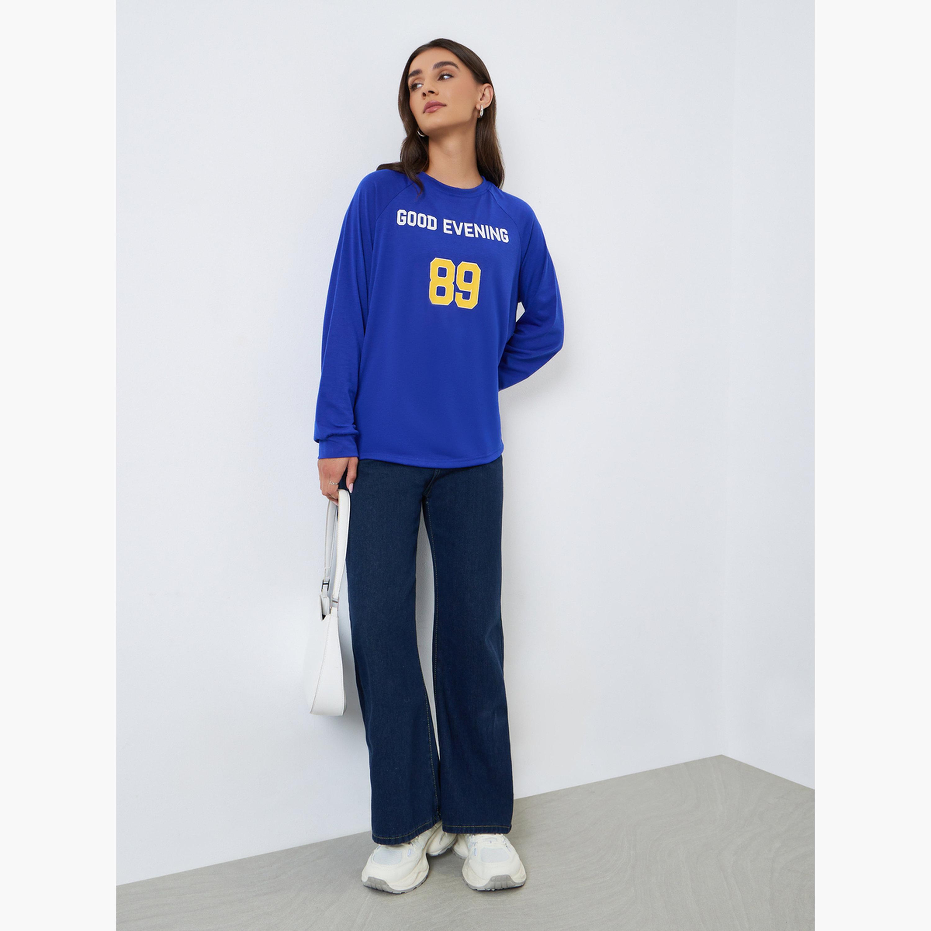 تيشيرت بأكمام ريجلان وطبعة جرافيك-women-clothing-tshirts-image-2