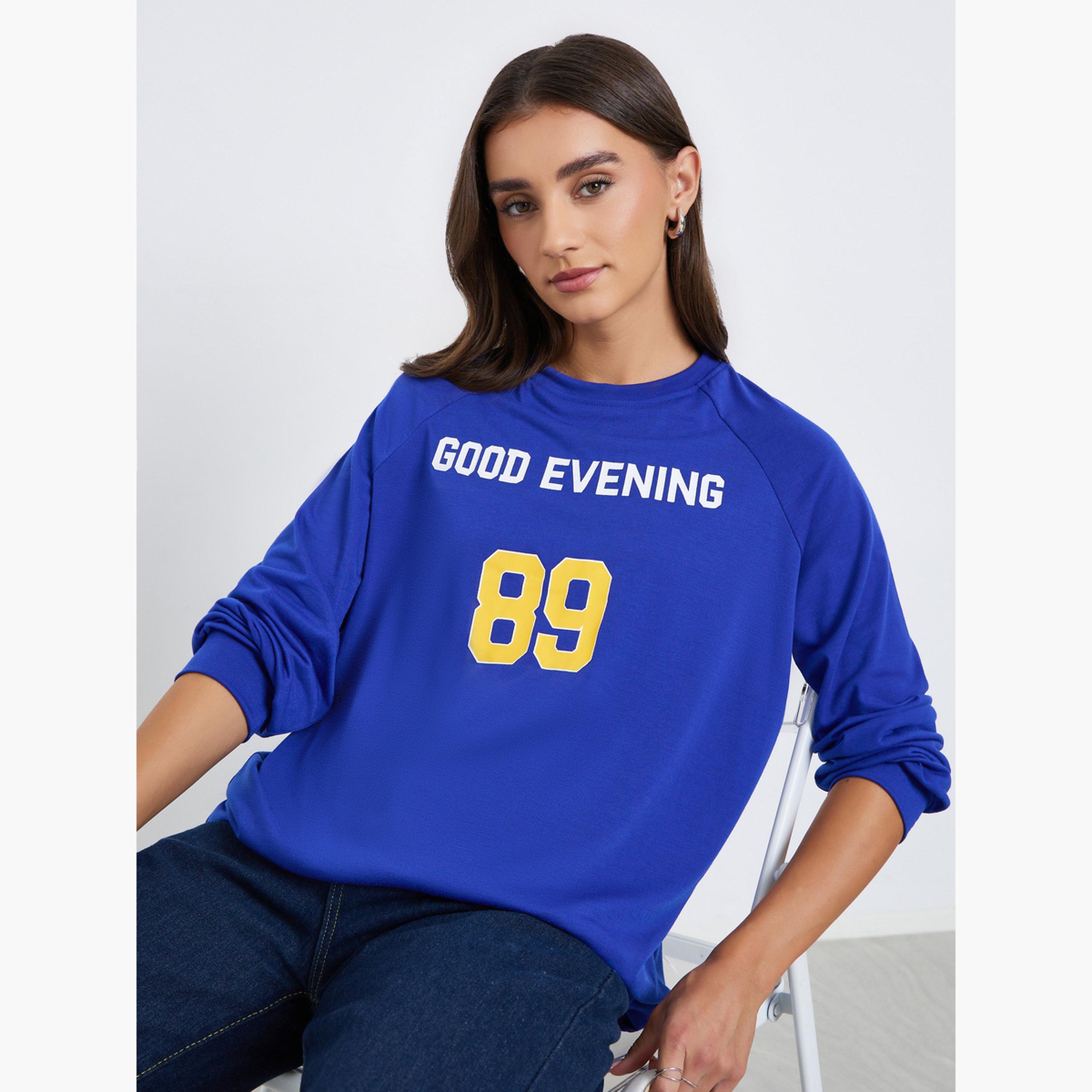 تيشيرت بأكمام ريجلان وطبعة جرافيك-women-clothing-tshirts-image-3