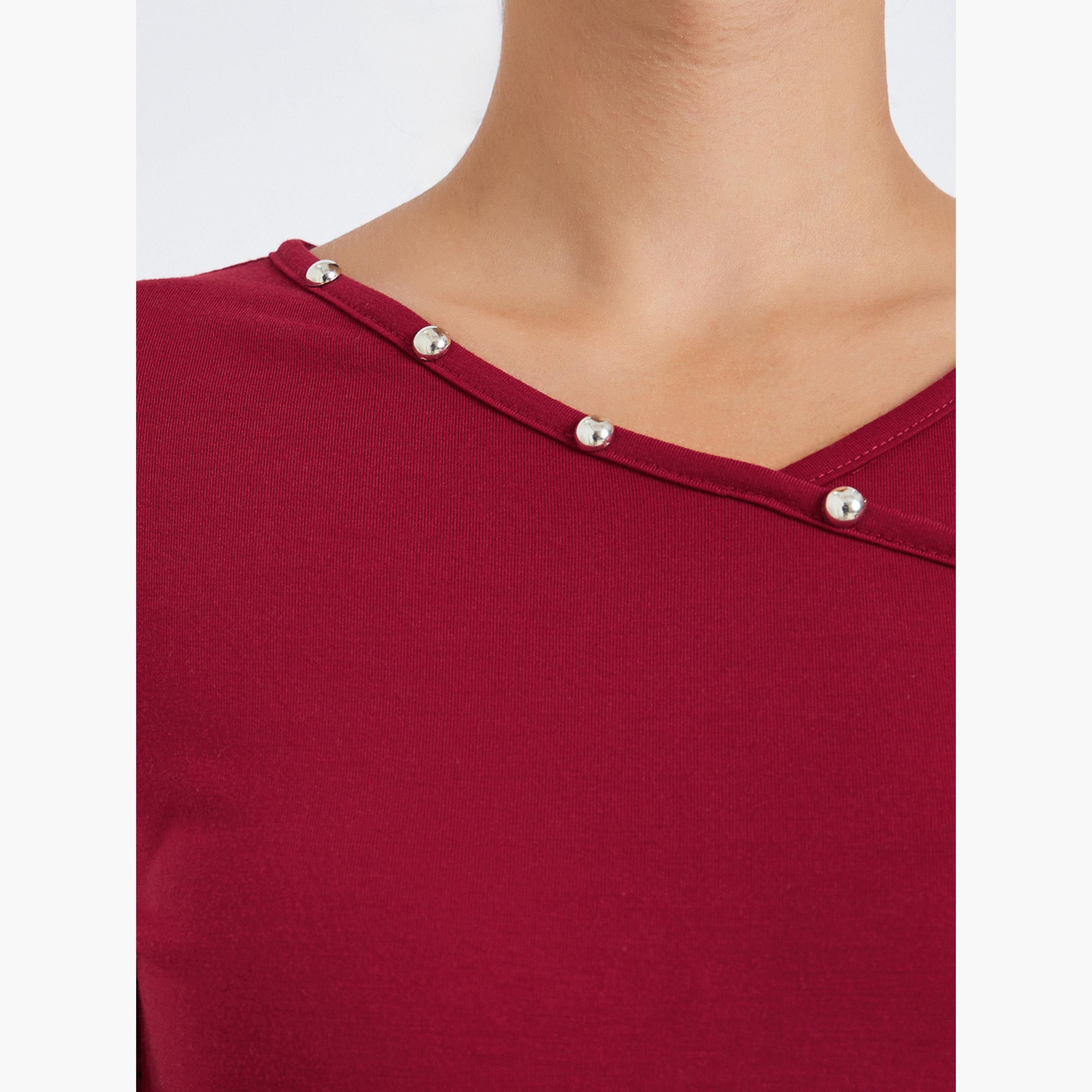 تيشيرت بقصة ضيقة بتفاصيل ترصيع-women-clothing-tshirts-image-4