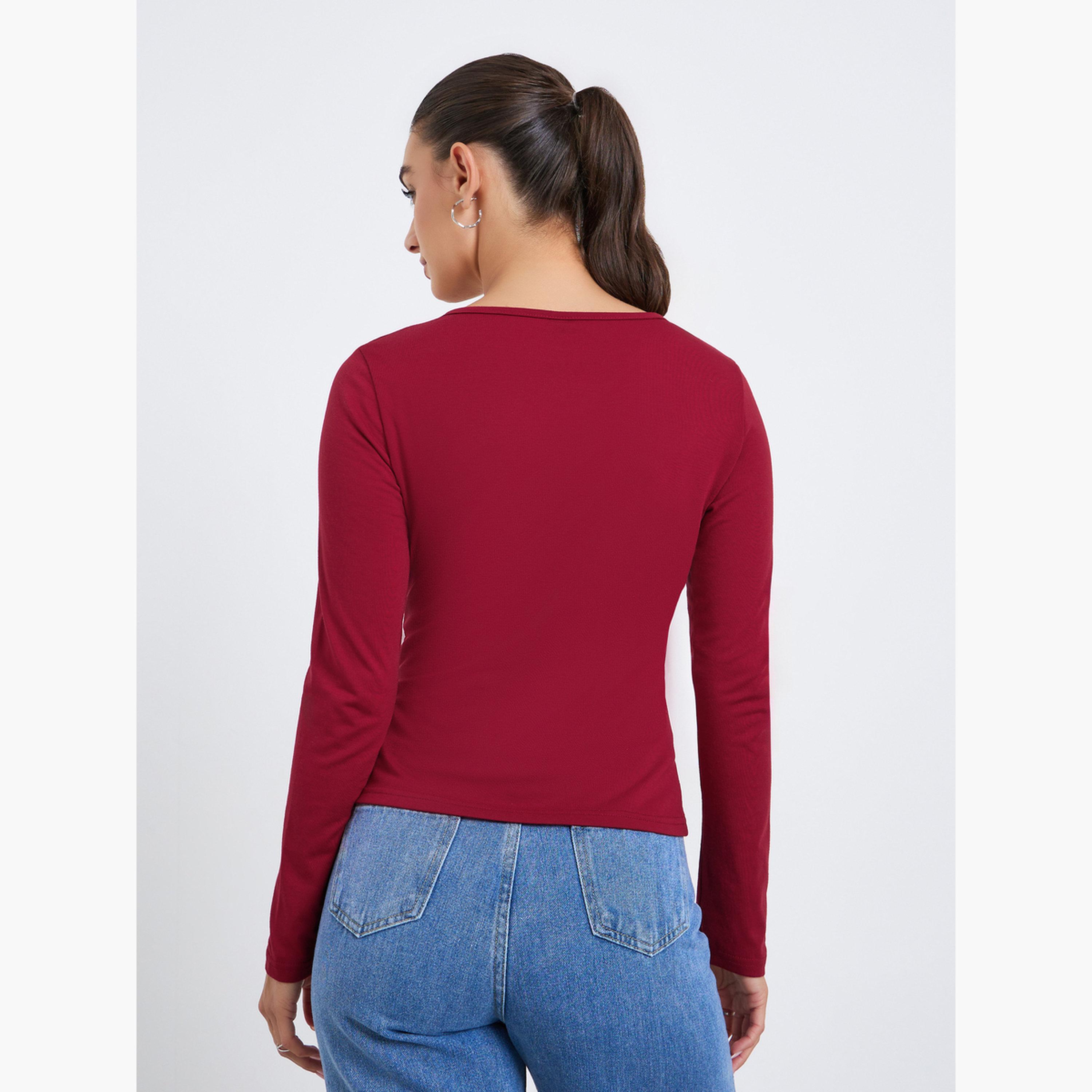تيشيرت بقصة ضيقة بتفاصيل ترصيع-women-clothing-tshirts-image-5