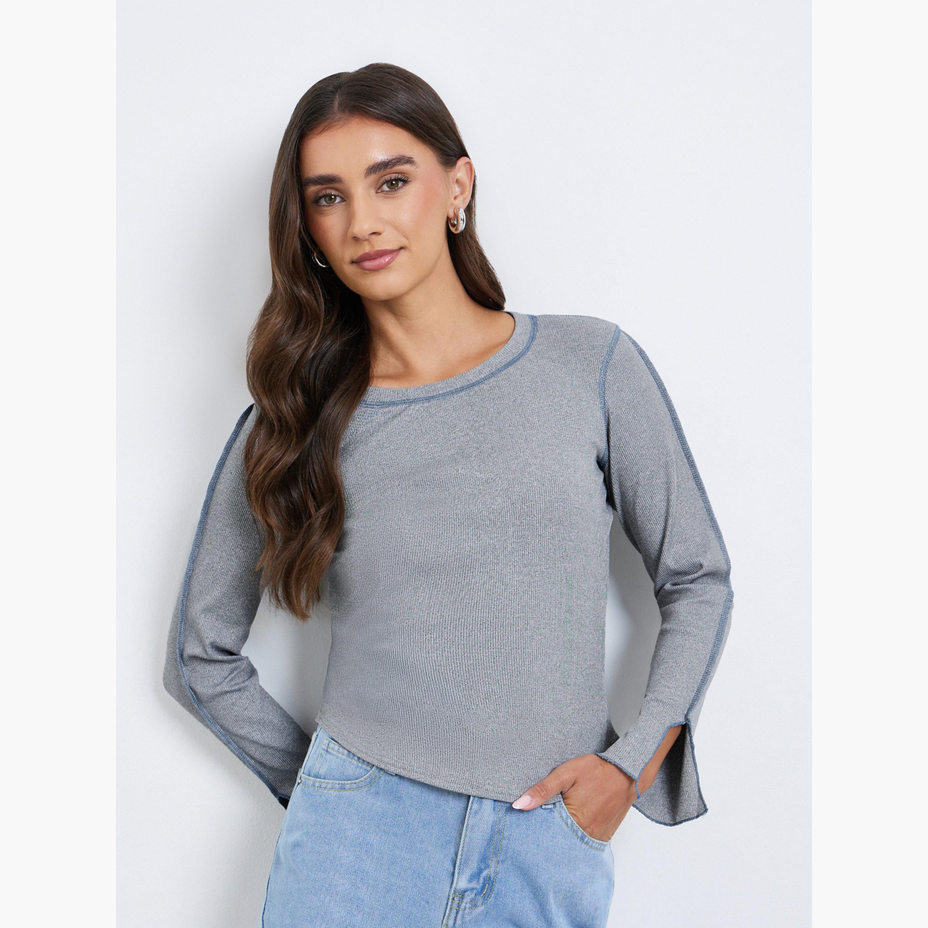 تيشيرت بتفاصيل محبوكة ودرزات علوية-women-clothing-tshirts-image-1