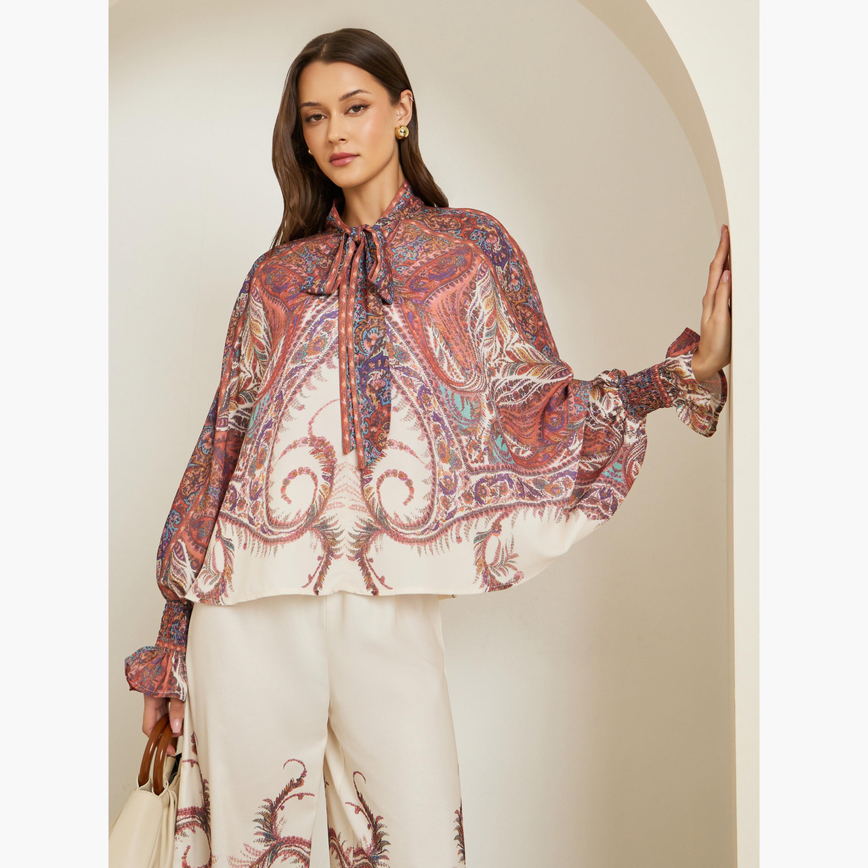 بلوزة بنمط كيب وطبعة بيزلي مع ياقة بأربطة-women-clothing-shirtsandblouses-blouses-image-1