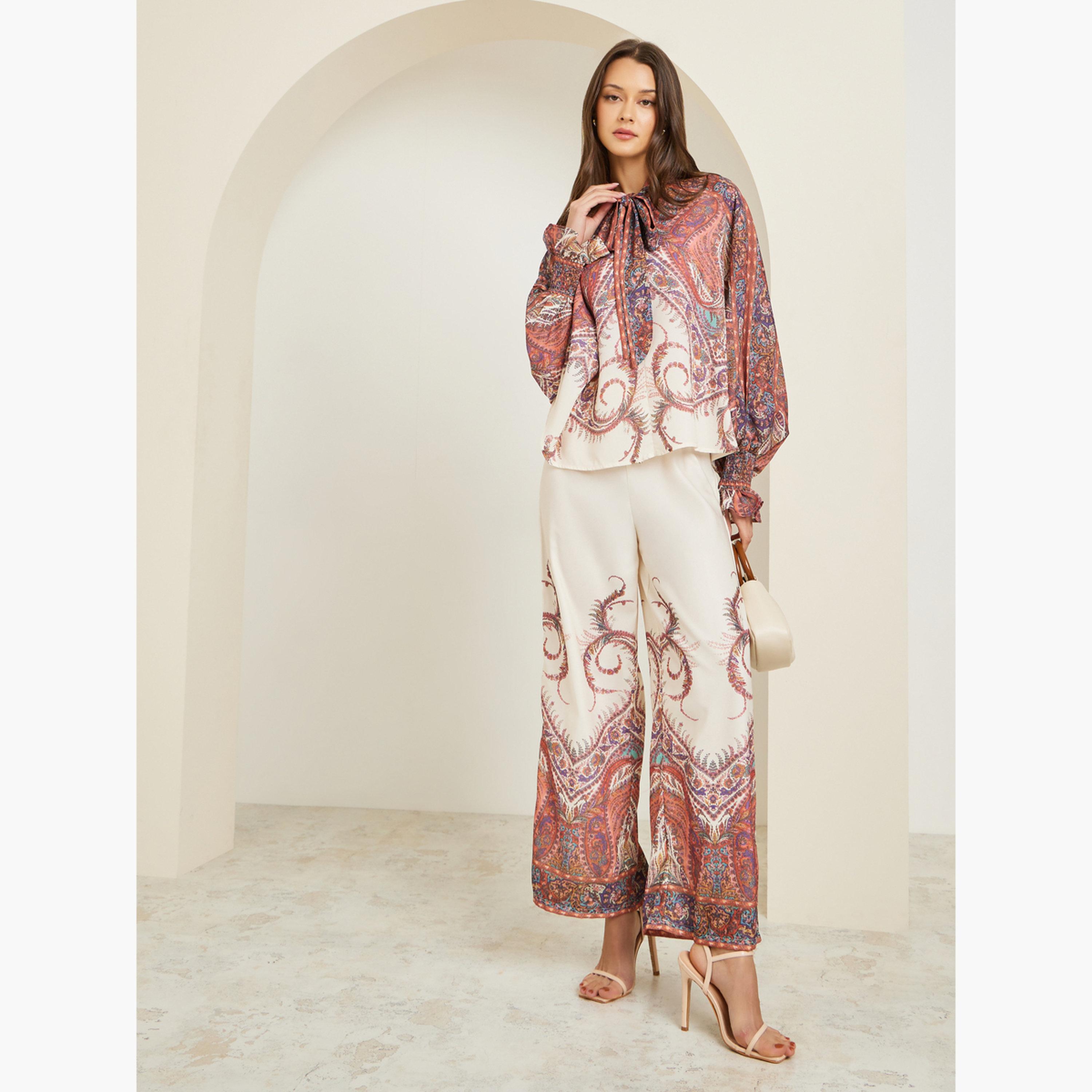 بلوزة بنمط كيب وطبعة بيزلي مع ياقة بأربطة-women-clothing-shirtsandblouses-blouses-image-2