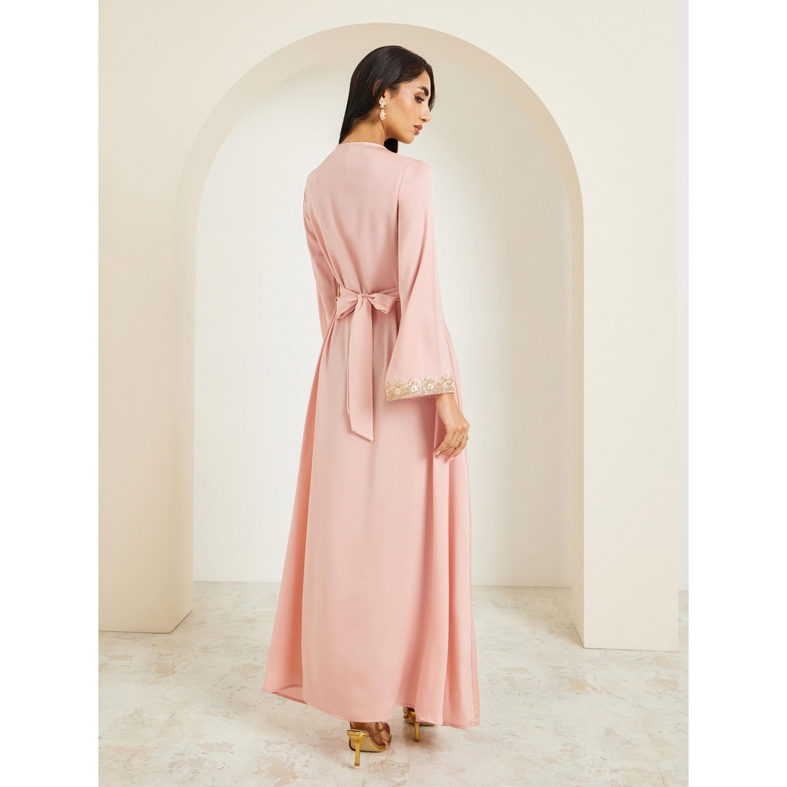 قفطان بتفاصيل مُطرزة ذهبية-women-arabicclothing-kaftan-image-5