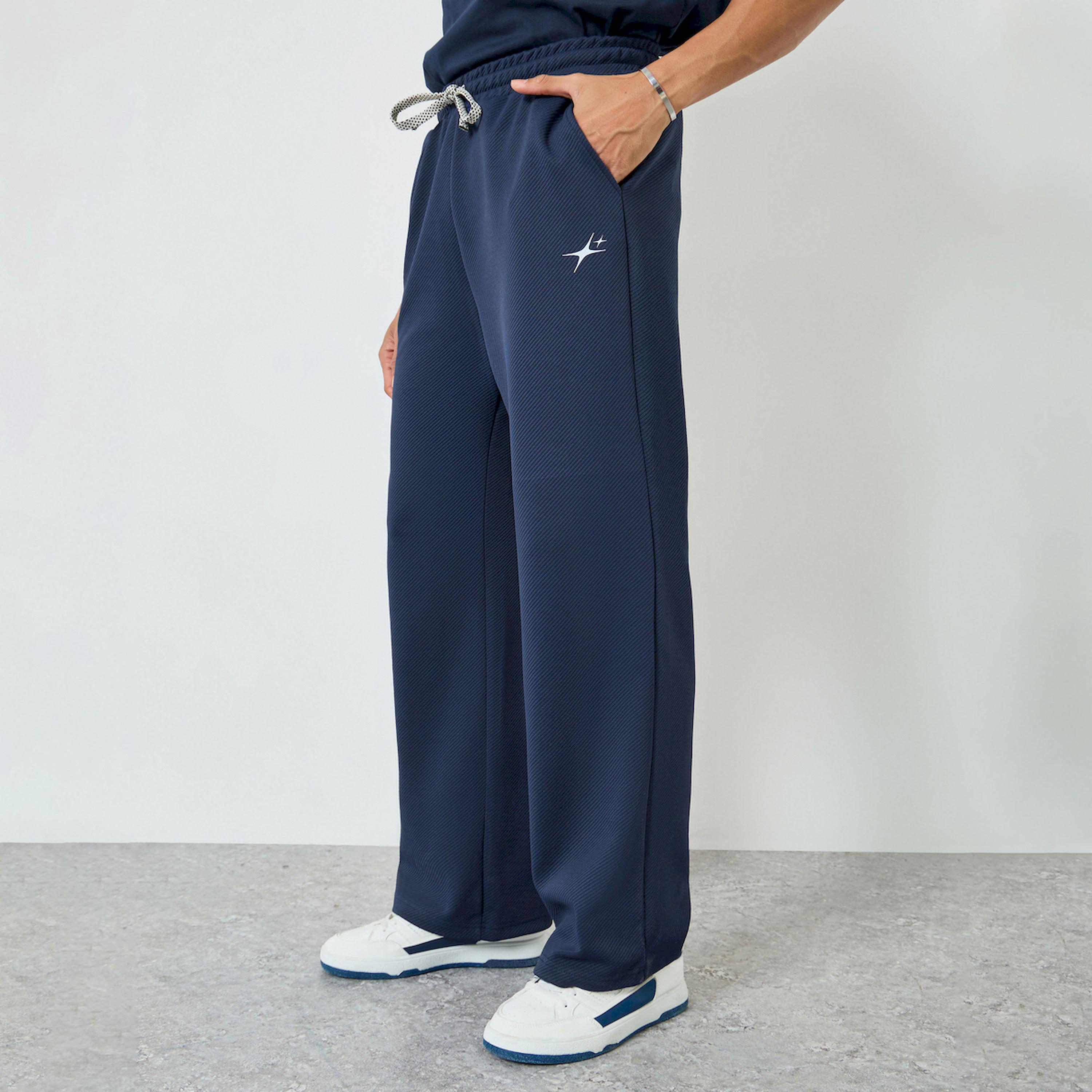 جوغر مريح بطبعة بسيطة عند الجيب-men-clothing-bottoms-joggers-image-1