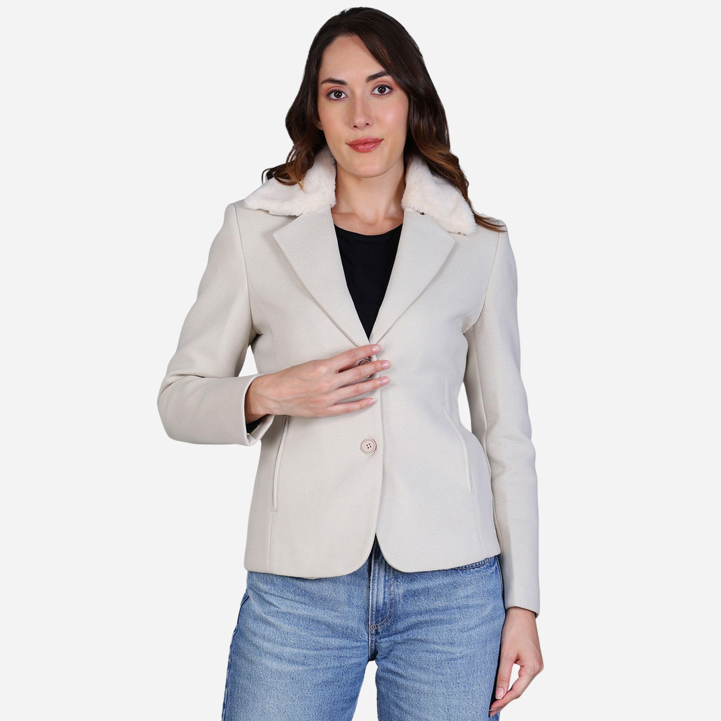 فورت كولينز - بليزر نسائي لون أبيض بأزرار وياقة من الفرو الصناعي-women-clothing-coatsandjackets-blazers-image-1
