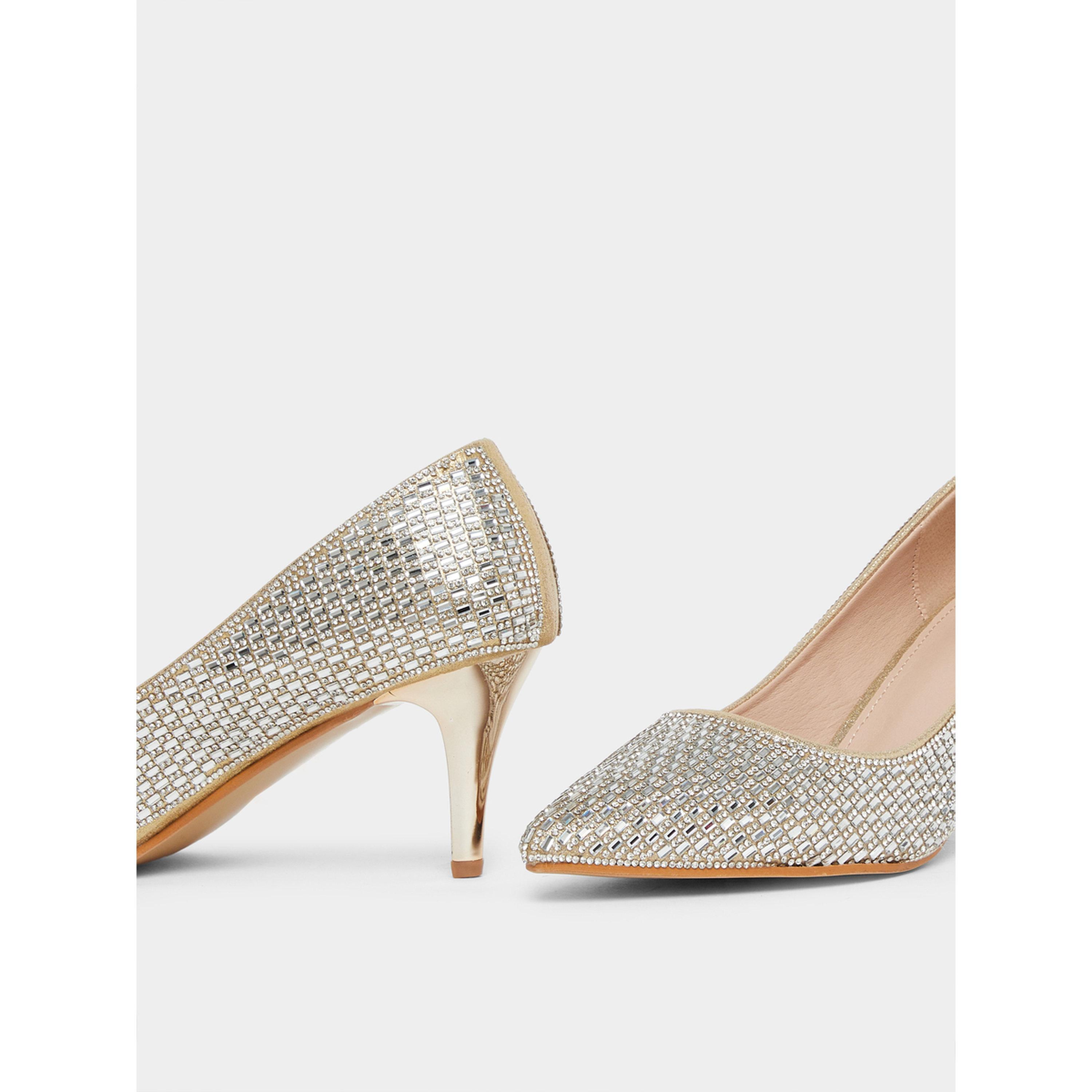 حذاء كورت بمقدمة مدببة ومزين-women-shoes-heels-image-3
