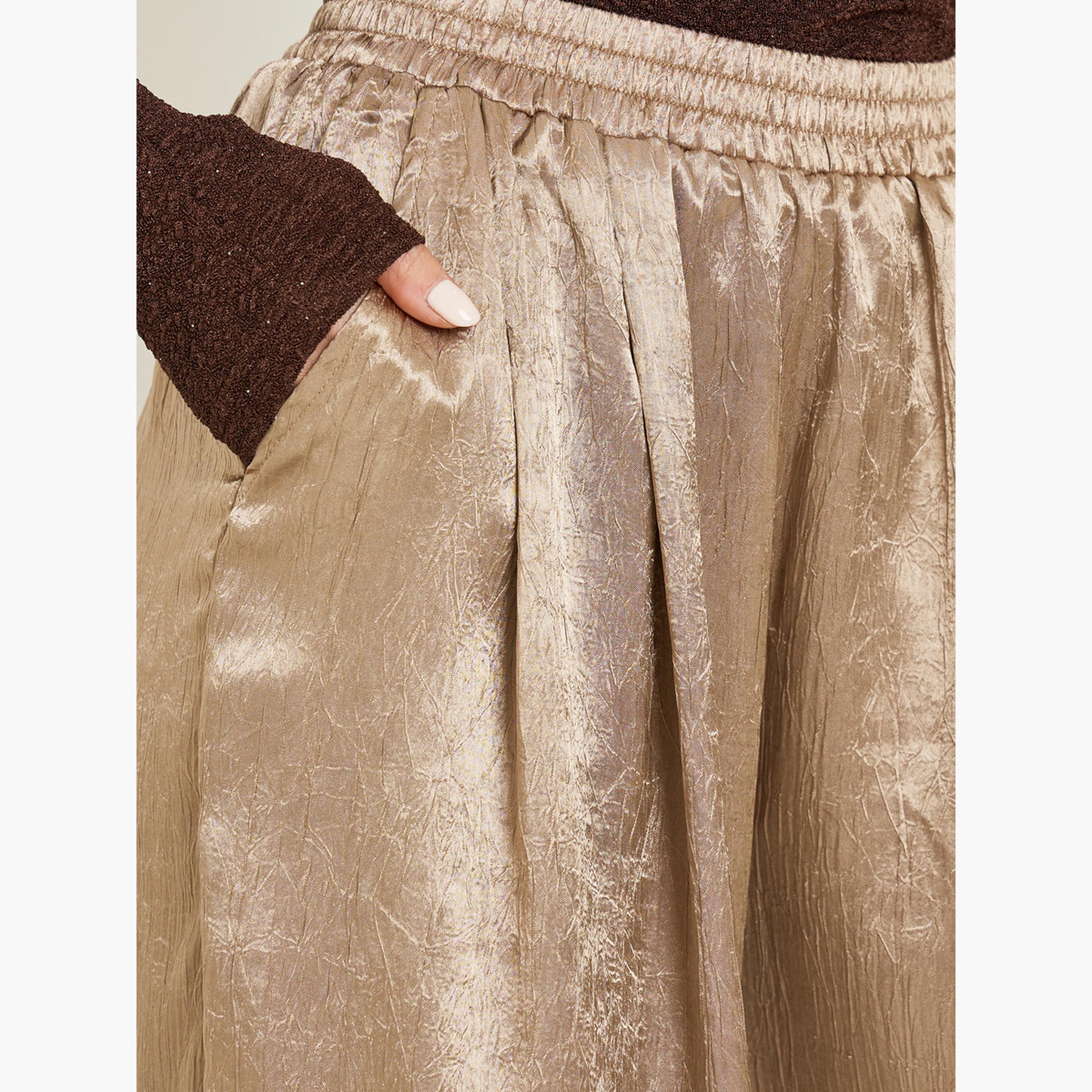 بنطال بأرجل واسعة وتفاصيل لامعة-women-clothing-bottoms-trousers-image-4