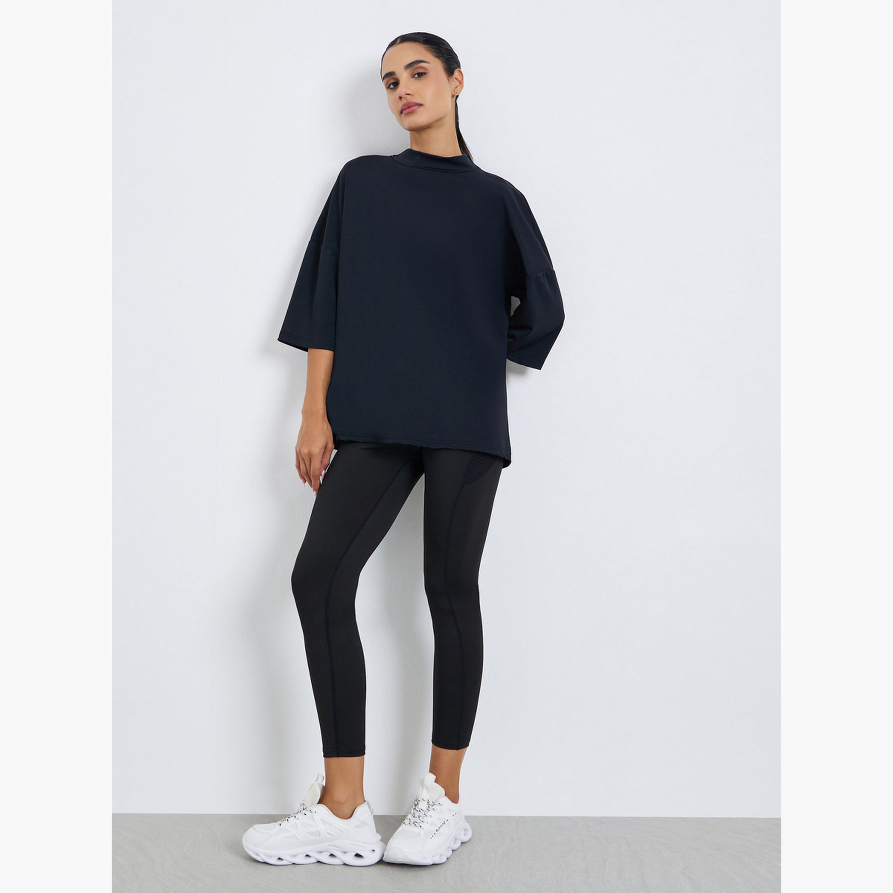 بلوزة واسعة مزينة بشعار مطاطي-women-clothing-tshirts-image-2