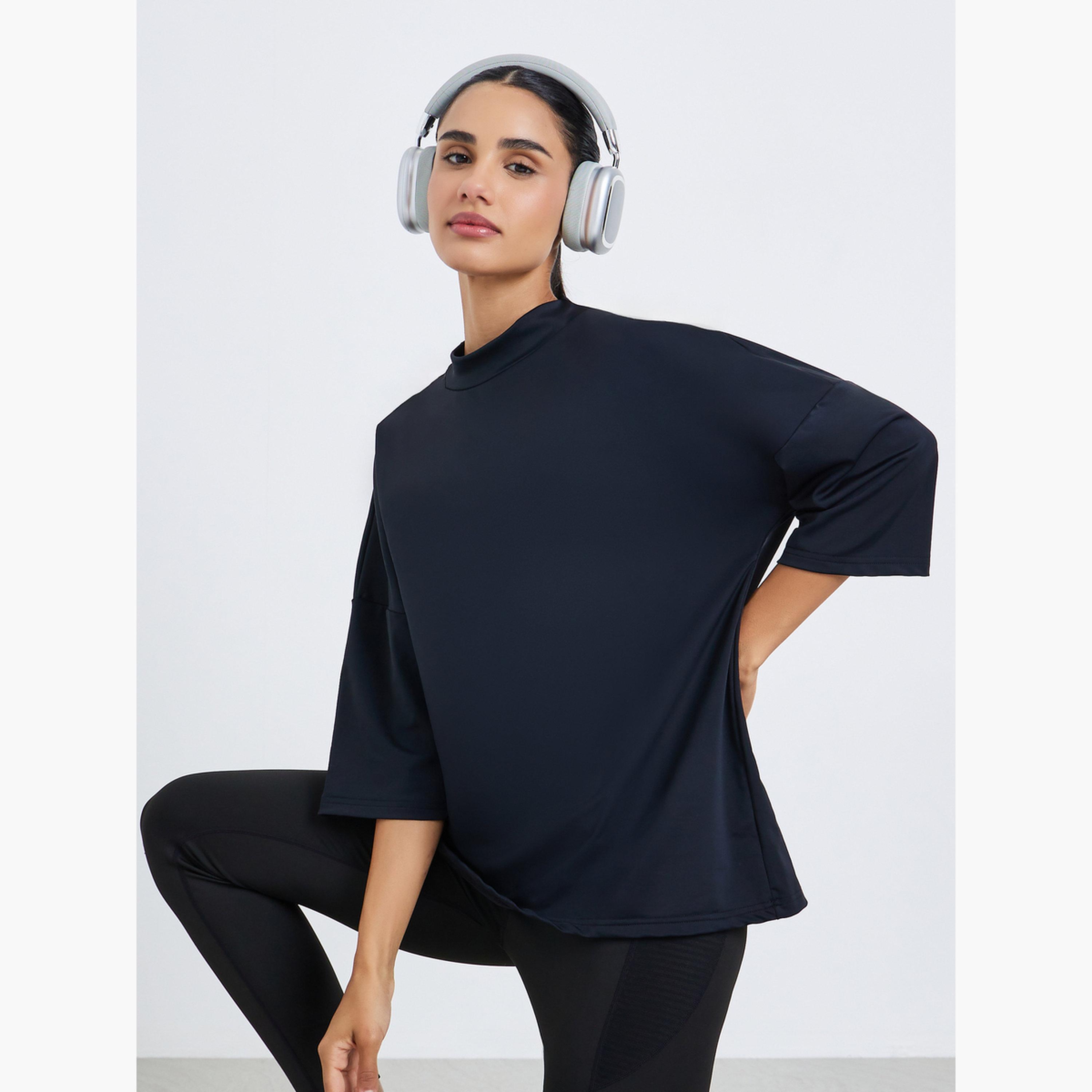 بلوزة واسعة مزينة بشعار مطاطي-women-clothing-tshirts-image-3