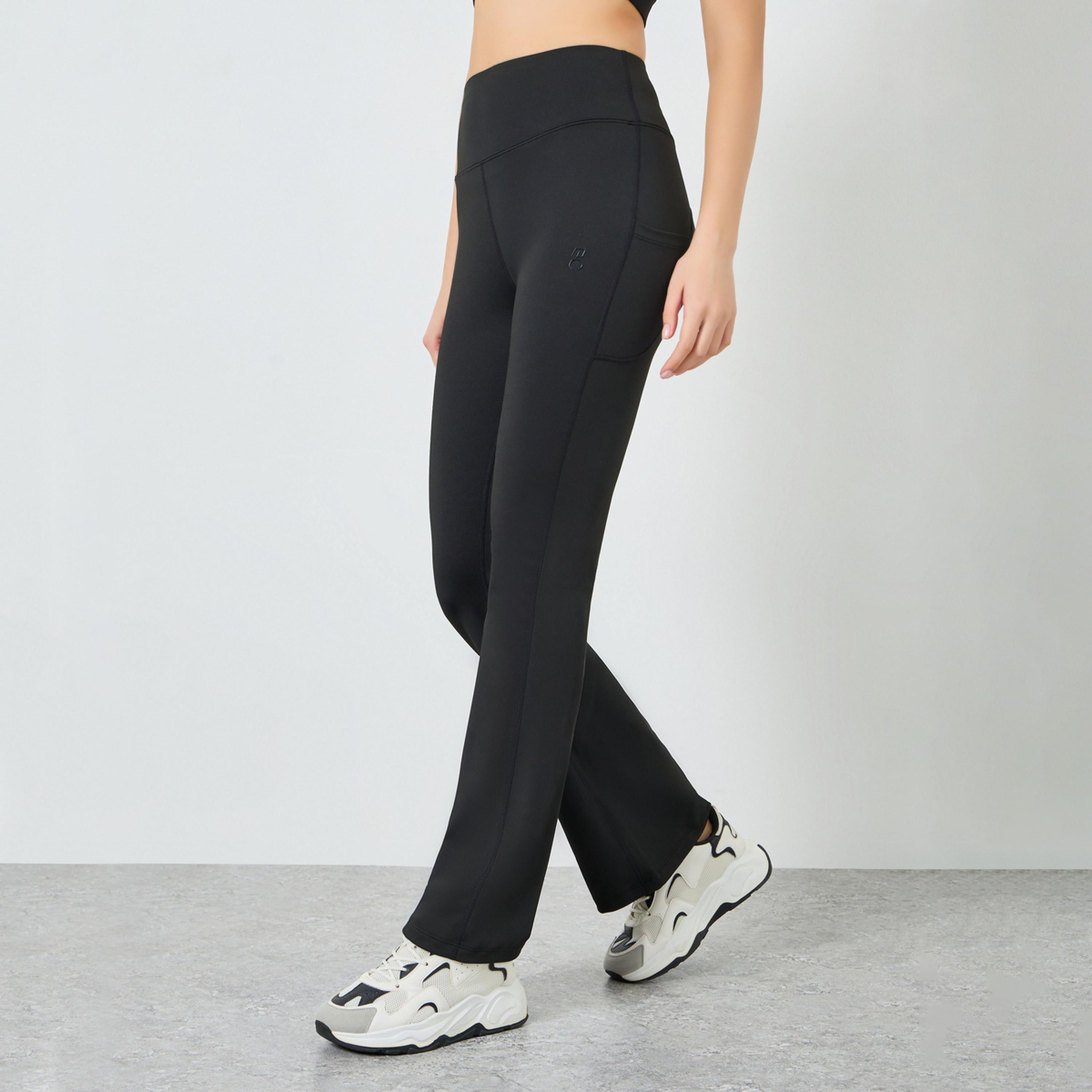 ليقنز واسع بشعار مطاطي وشريط عاكس-sports-women-clothing-joggersandtrackpants-image-1