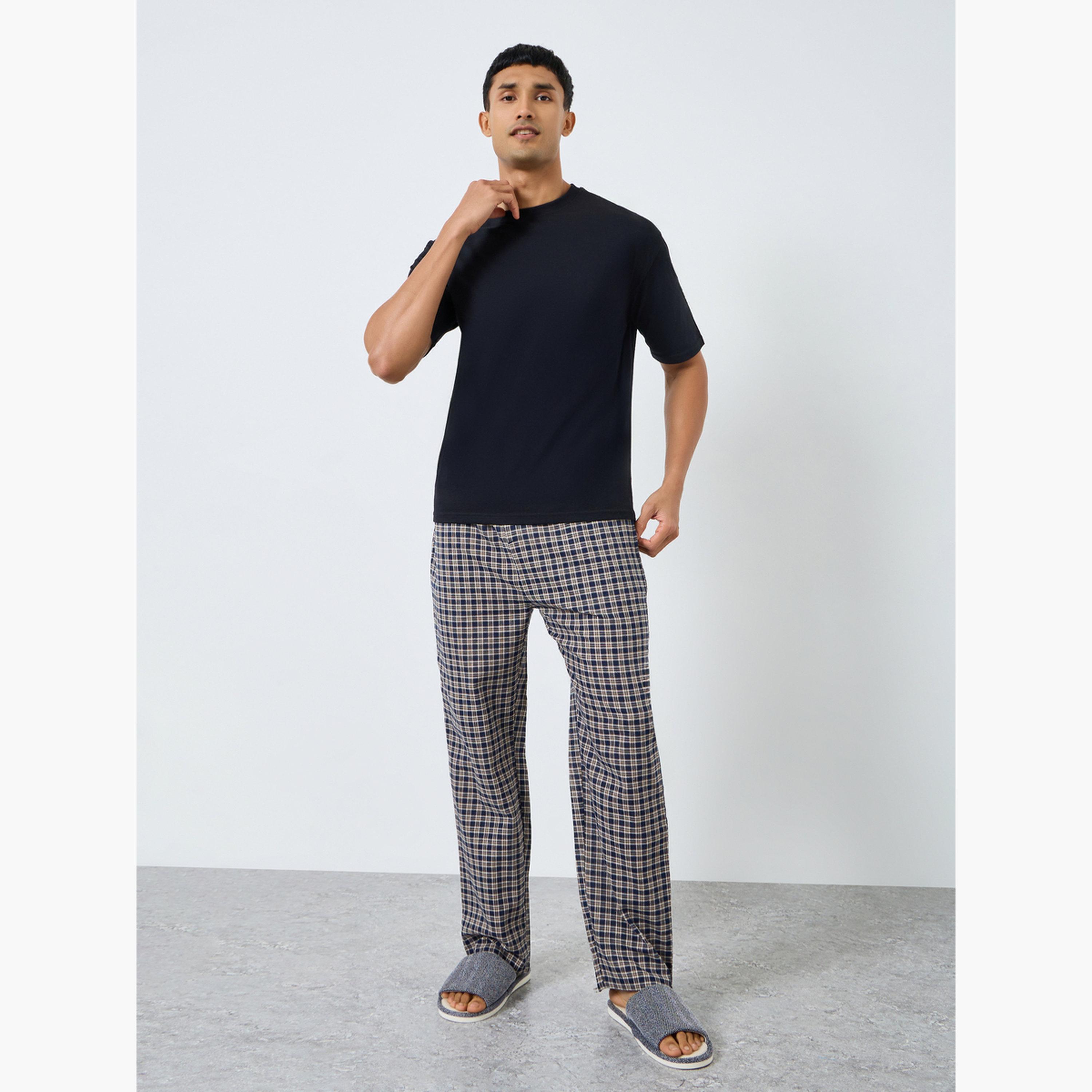 بنطال بيجاما كاروهات بقصة مريحة-men-clothing-nightwear-pyjamaandshorts-image-2